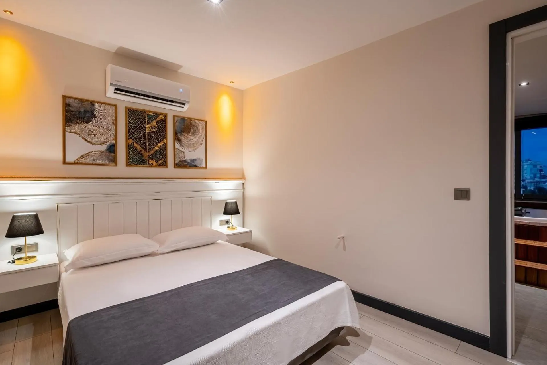 Bedroom in ELUXİO SUİTE HOTEL