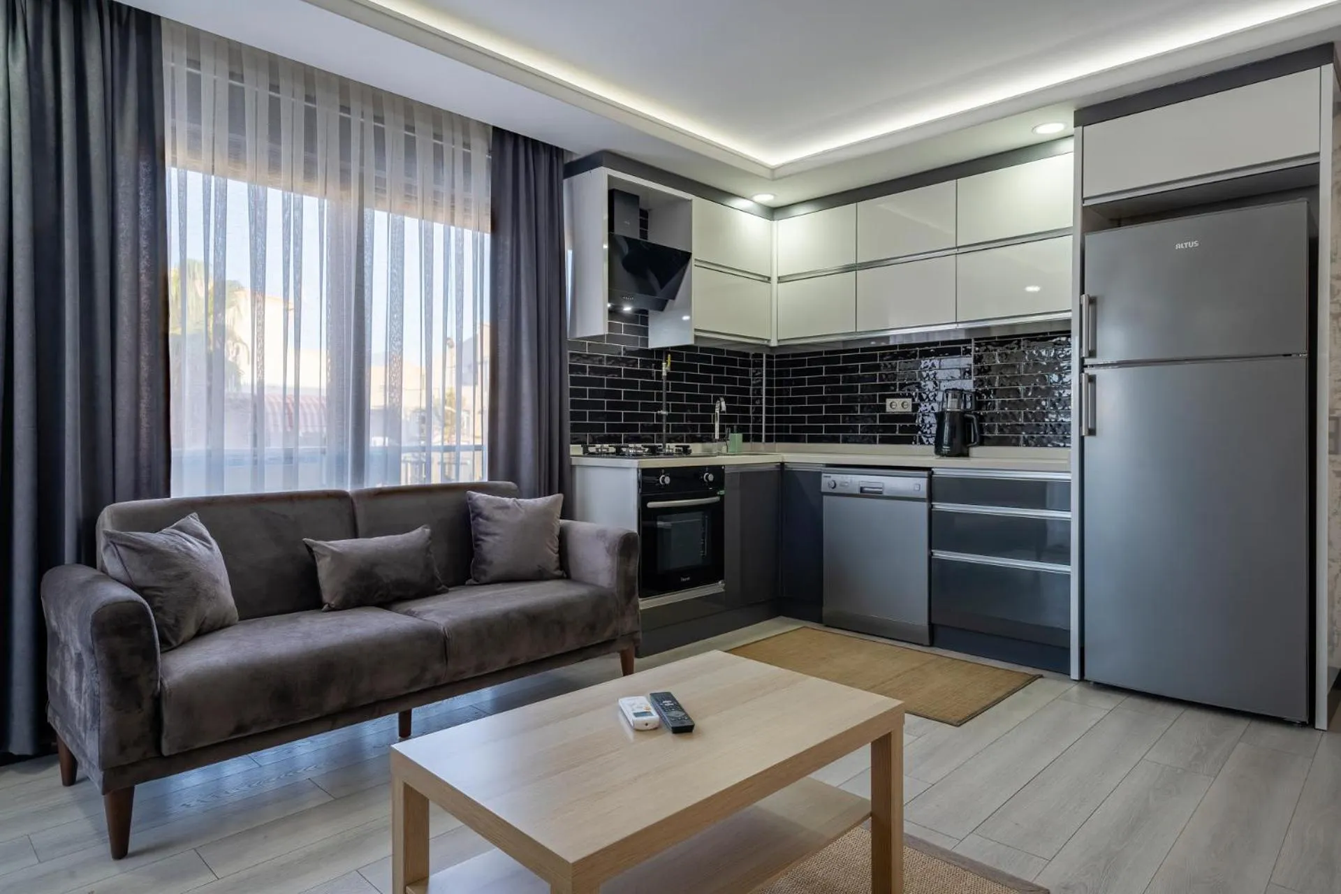 Kitchen or kitchenette in ELUXİO SUİTE HOTEL