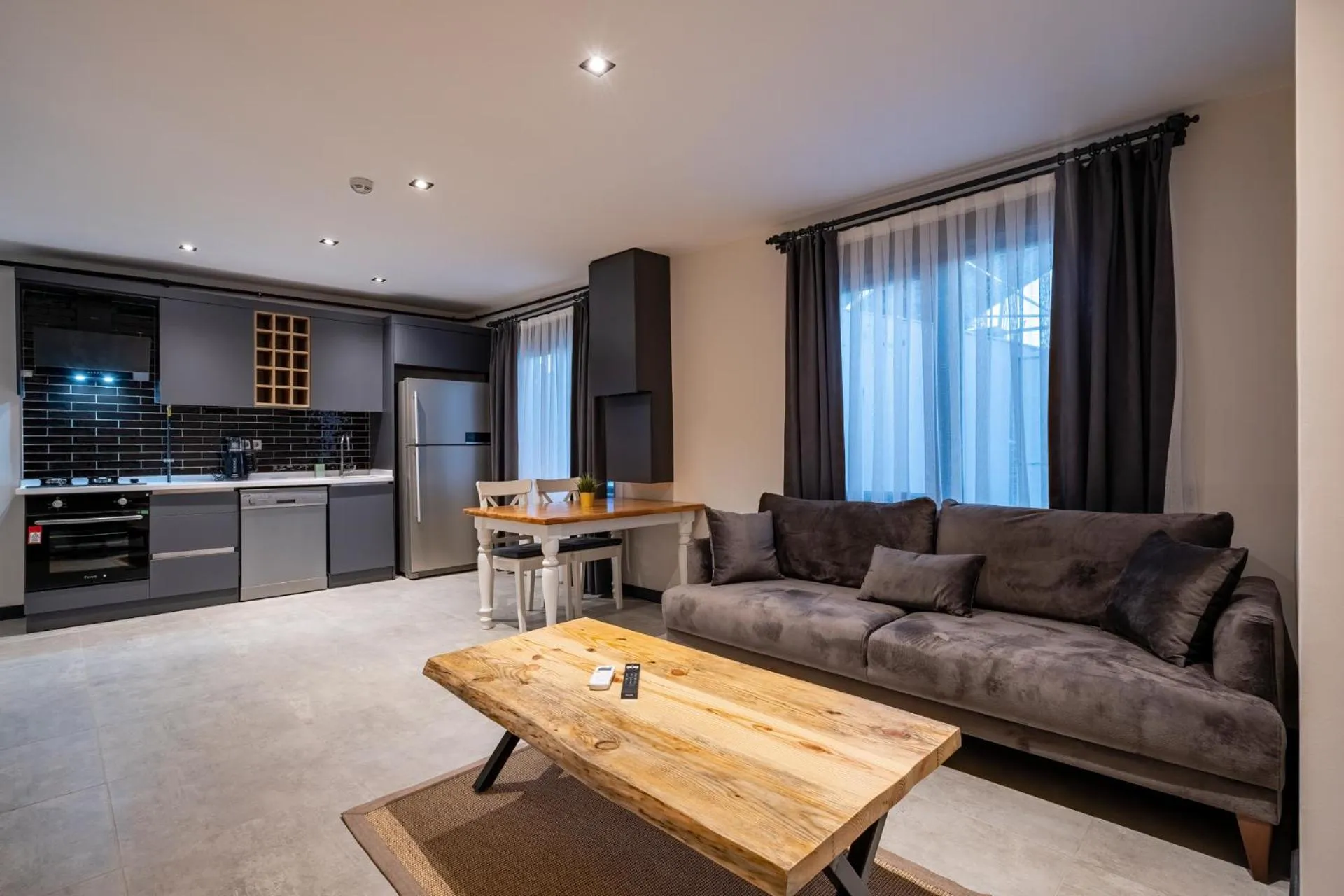 Kitchen or kitchenette in ELUXİO SUİTE HOTEL