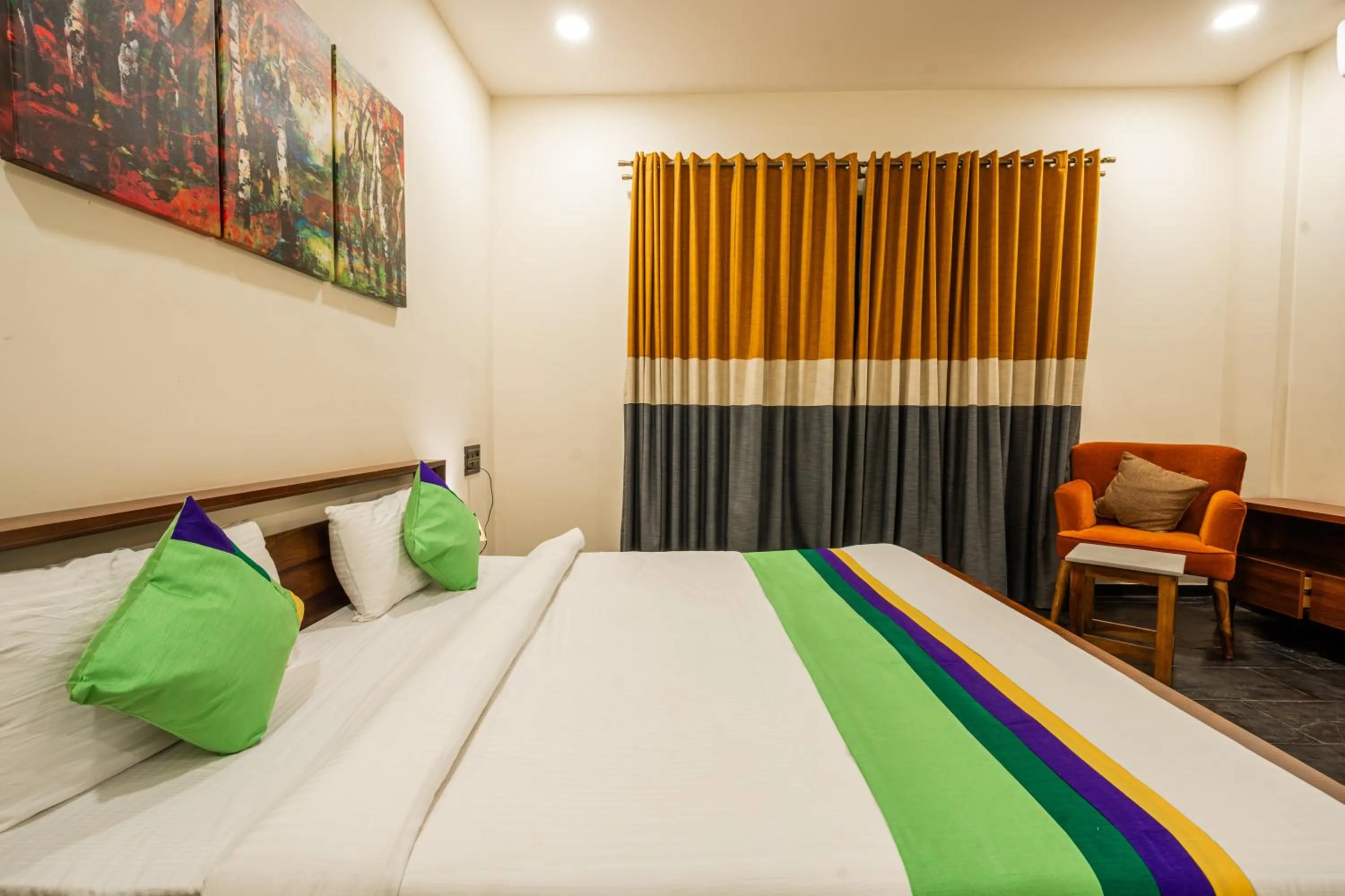 Bedroom, Bed in Treebo Premium The Memoir, Ramdaspeth