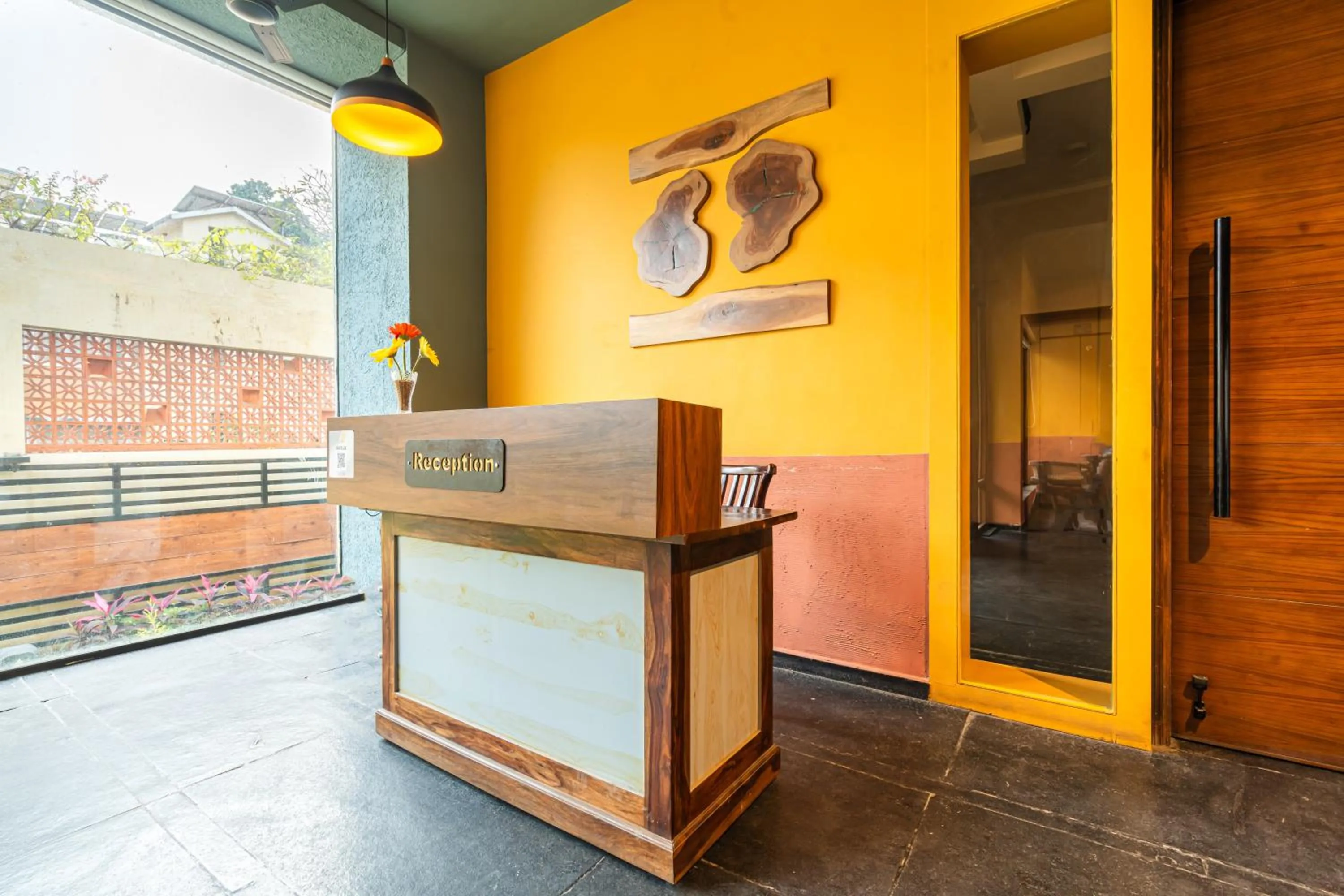 Lobby or reception in Treebo Premium The Memoir, Ramdaspeth