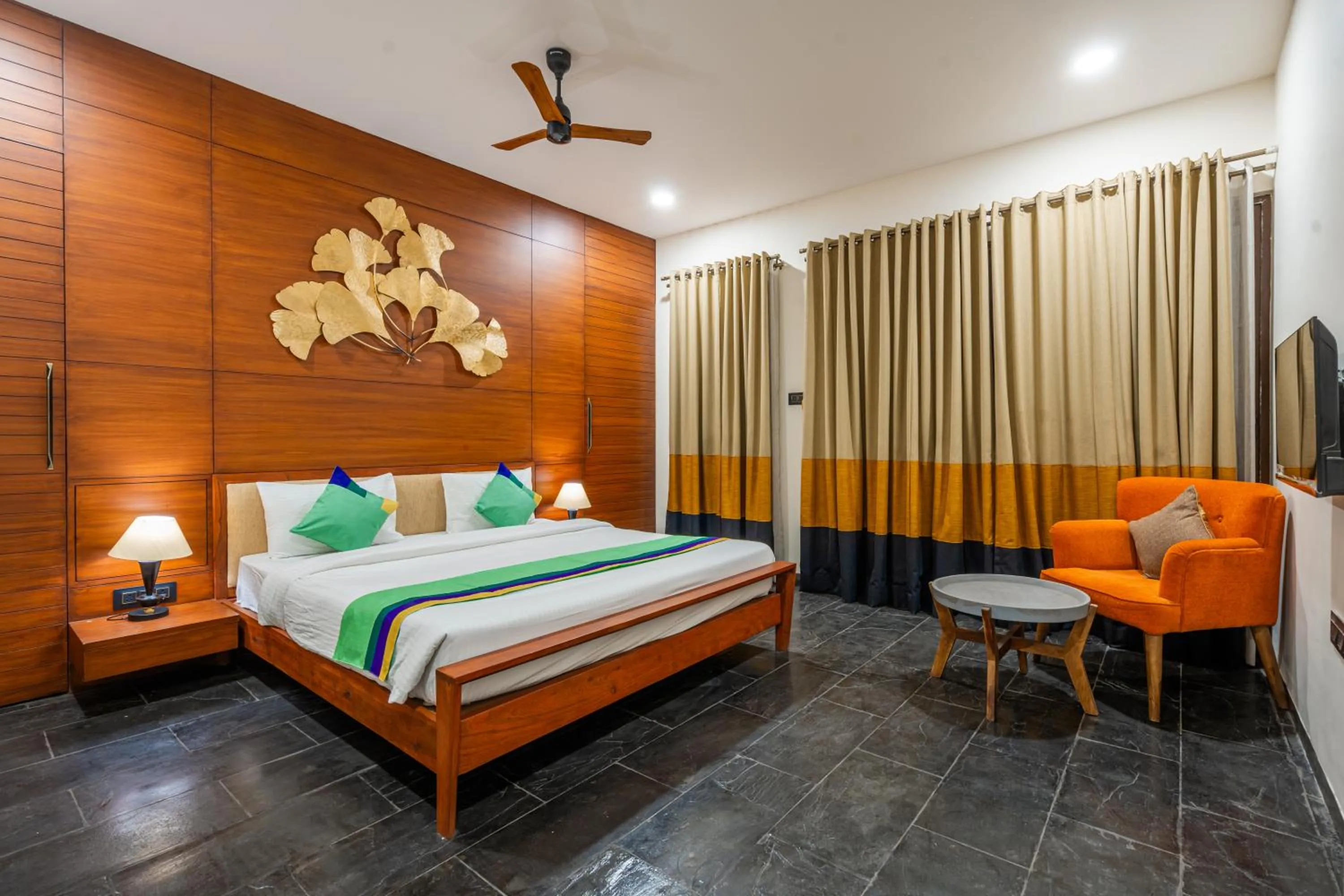 Bedroom, Bed in Treebo Premium The Memoir, Ramdaspeth