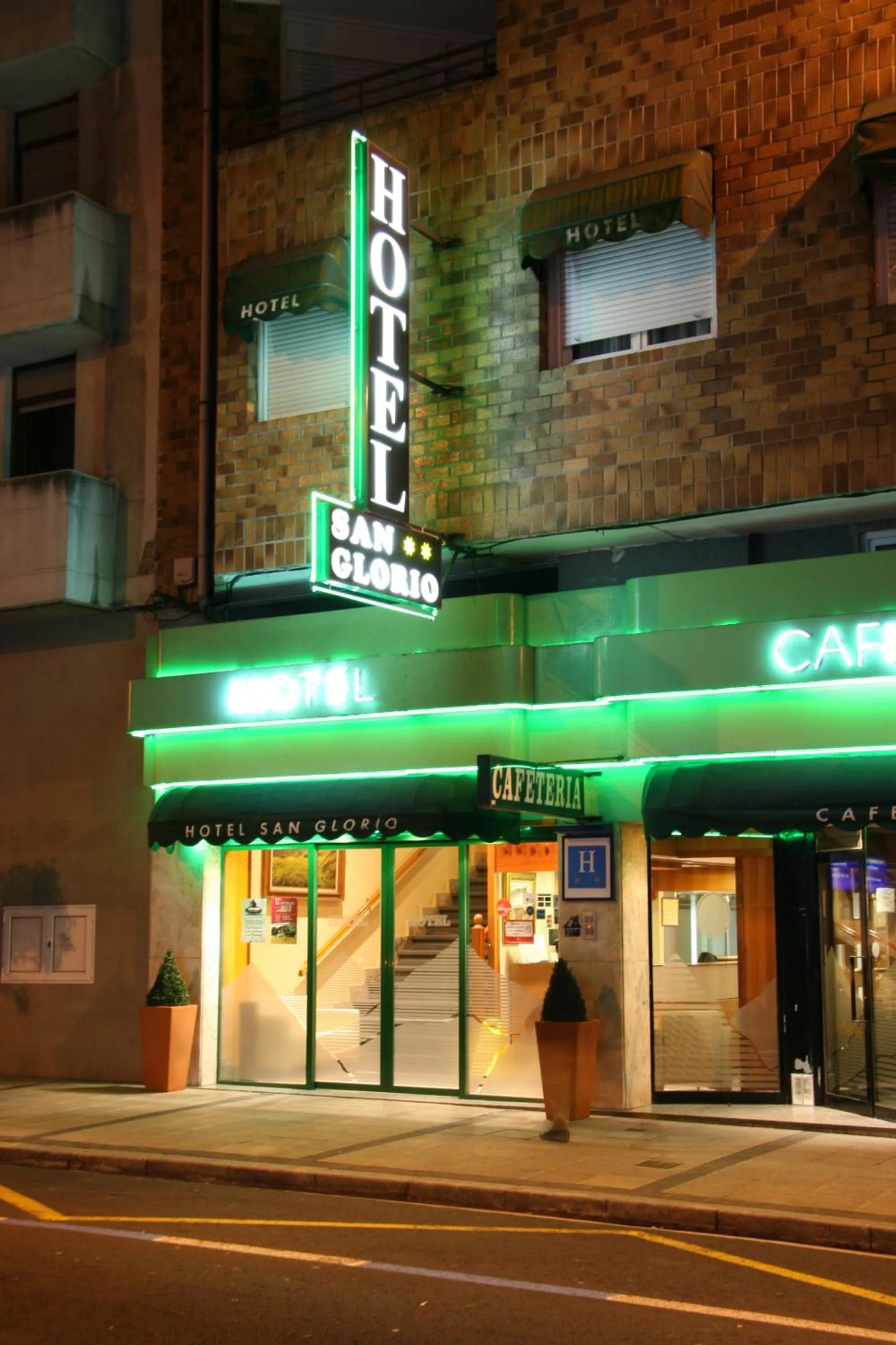 Facade/entrance in Hotel San Glorio