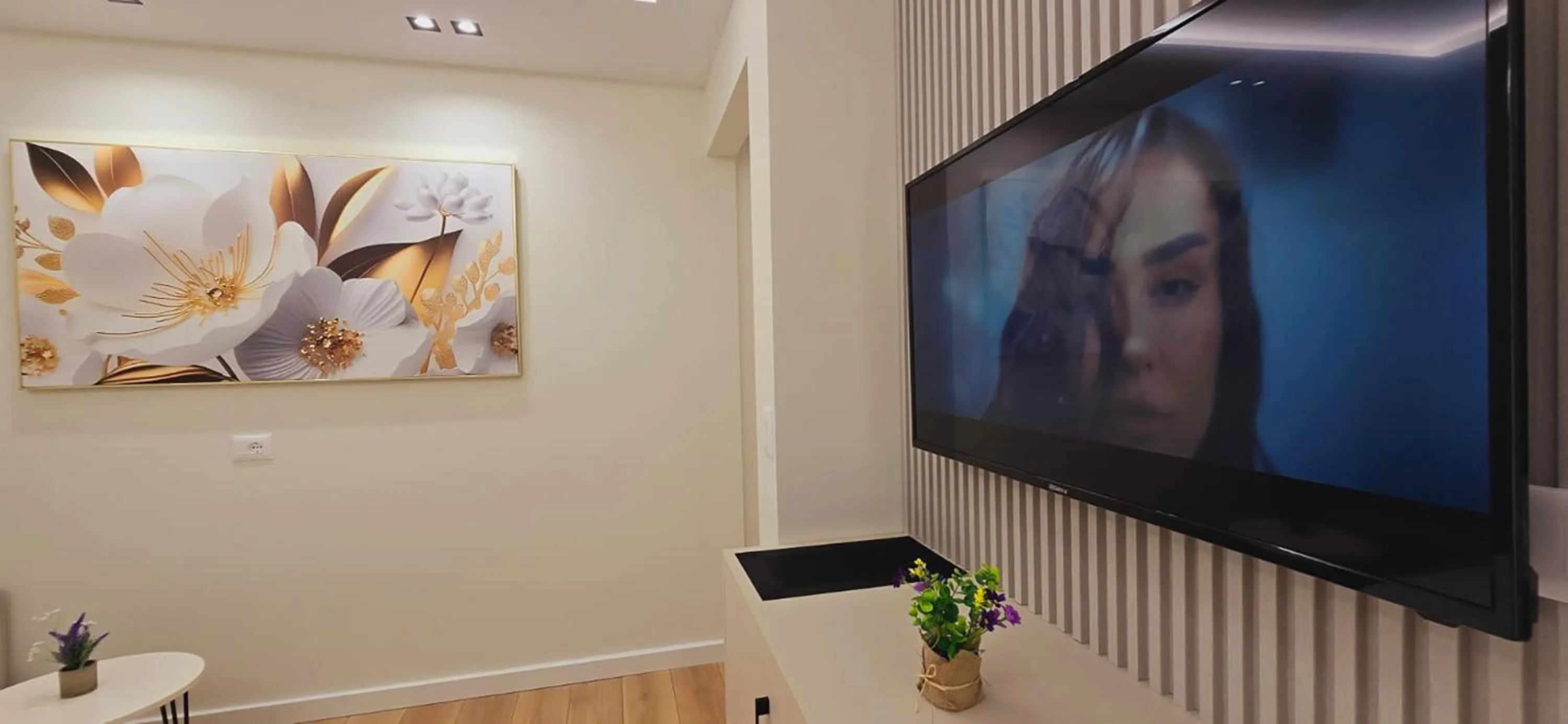 TV and multimedia in Arkle Apartments 2