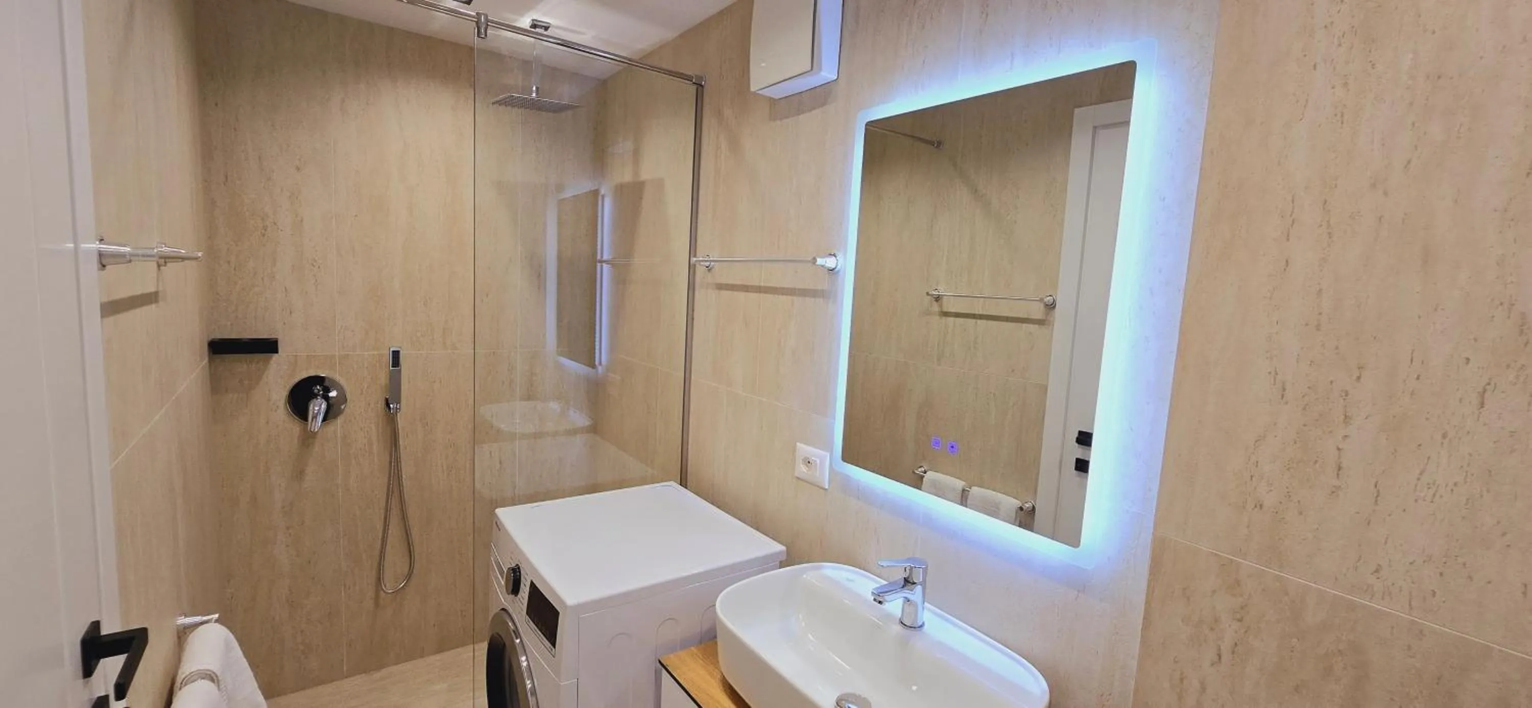 Shower in Arkle Apartments 2