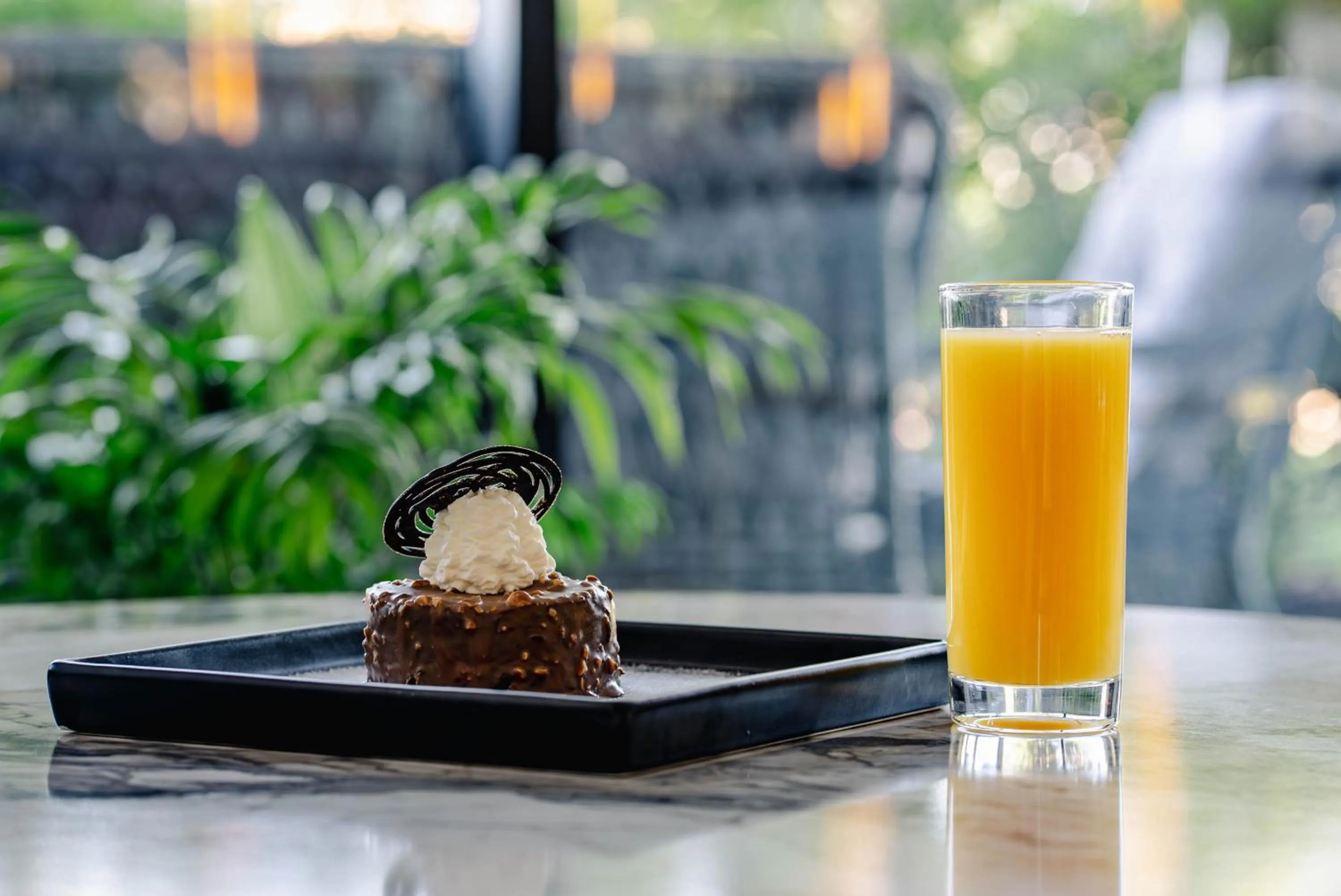 Restaurant/places to eat in Gori Inn