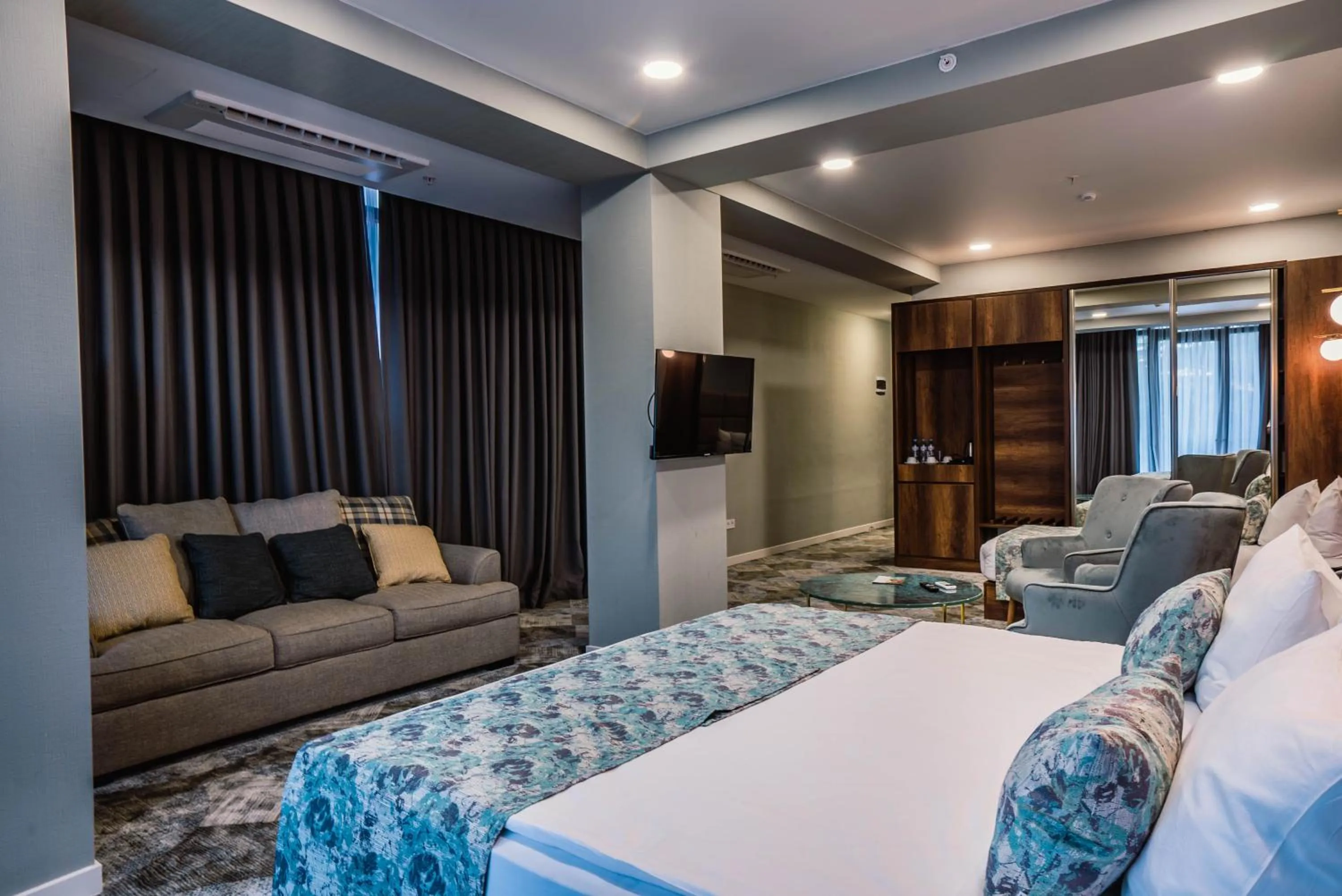 Bedroom, Bed in Gori Inn