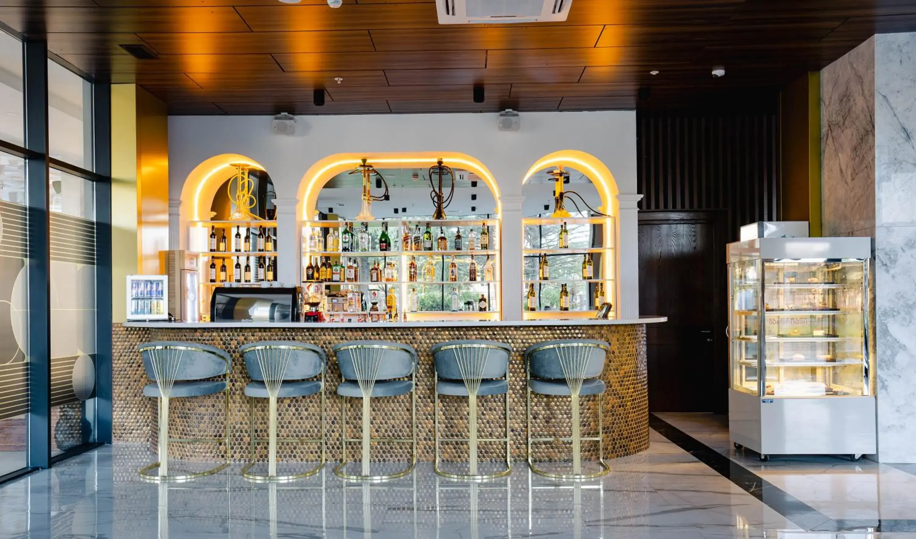 Lounge or bar in Gori Inn Lounge or bar in Gori Inn