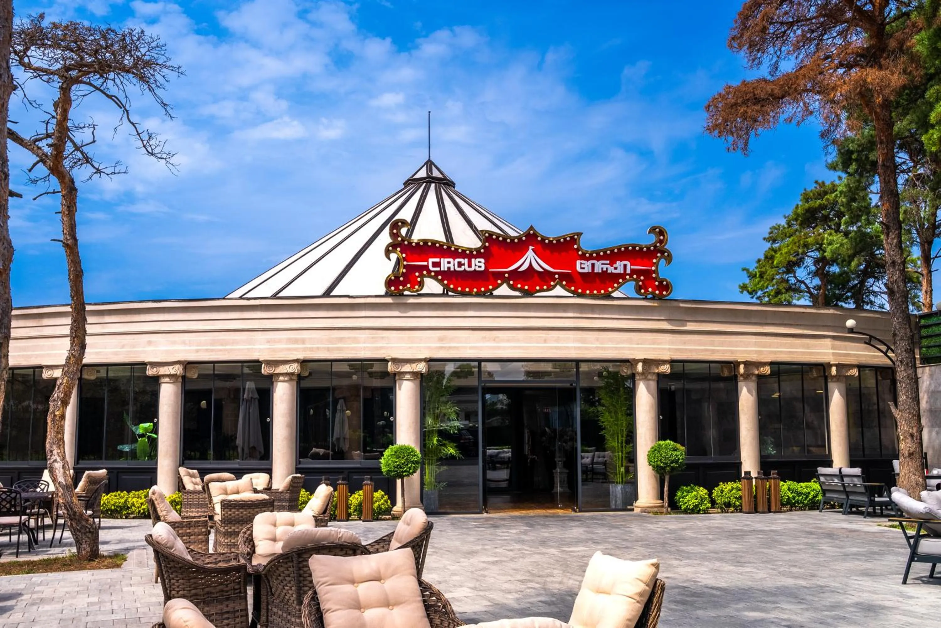 Restaurant/places to eat in Gori Inn