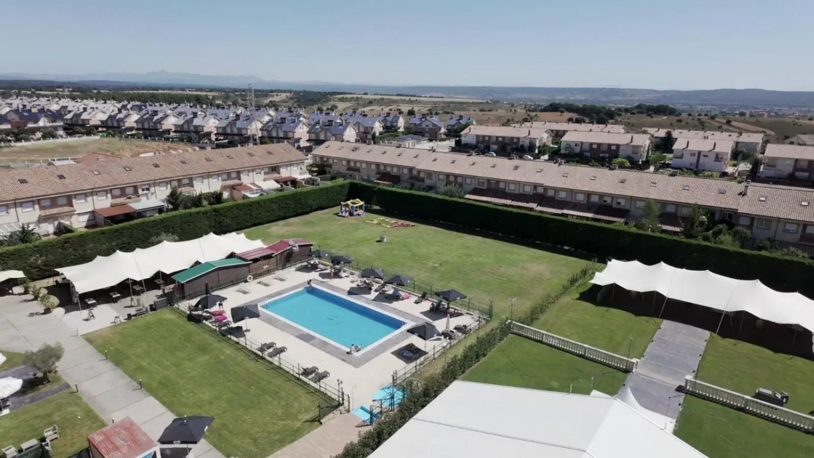 Swimming pool in ARVA Santiago León Swimming pool in ARVA Santiago León
