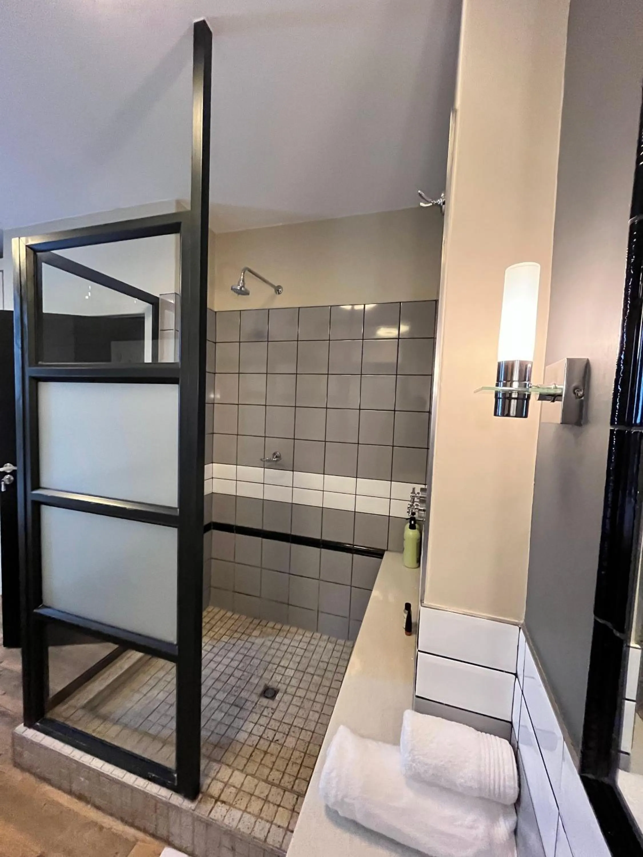 The Vantage Serviced Apartment Collection