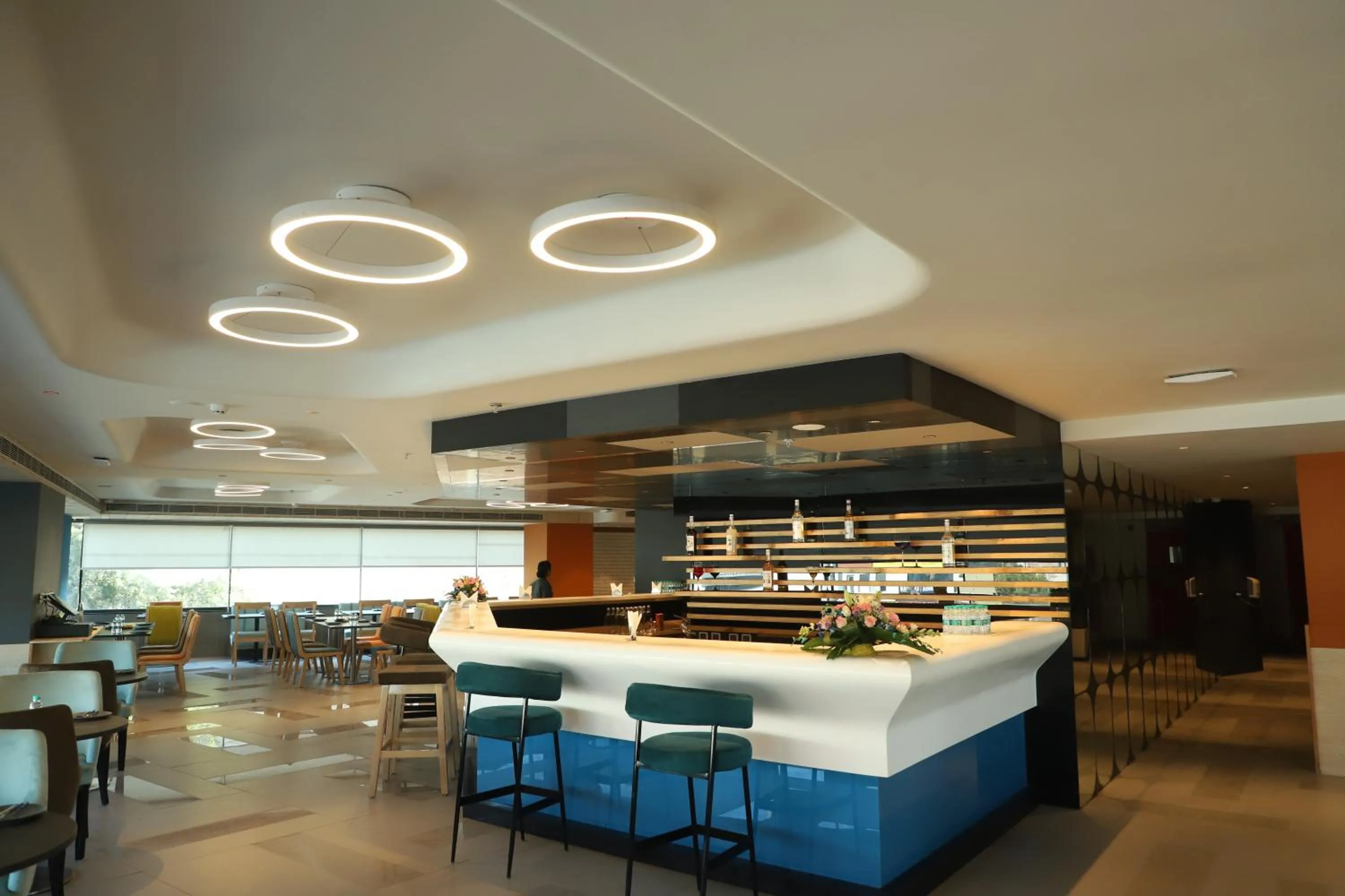 Restaurant/places to eat in Holiday Inn Express & Suites Jaipur Gopalpura by IHG