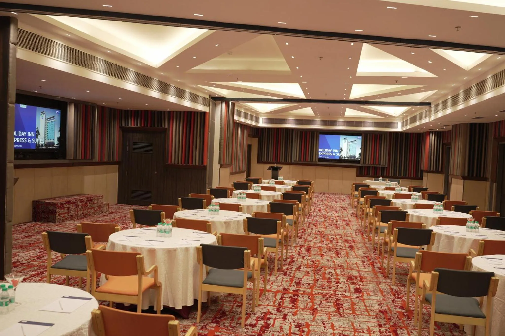 Banquet/Function facilities in Holiday Inn Express & Suites Jaipur Gopalpura by IHG