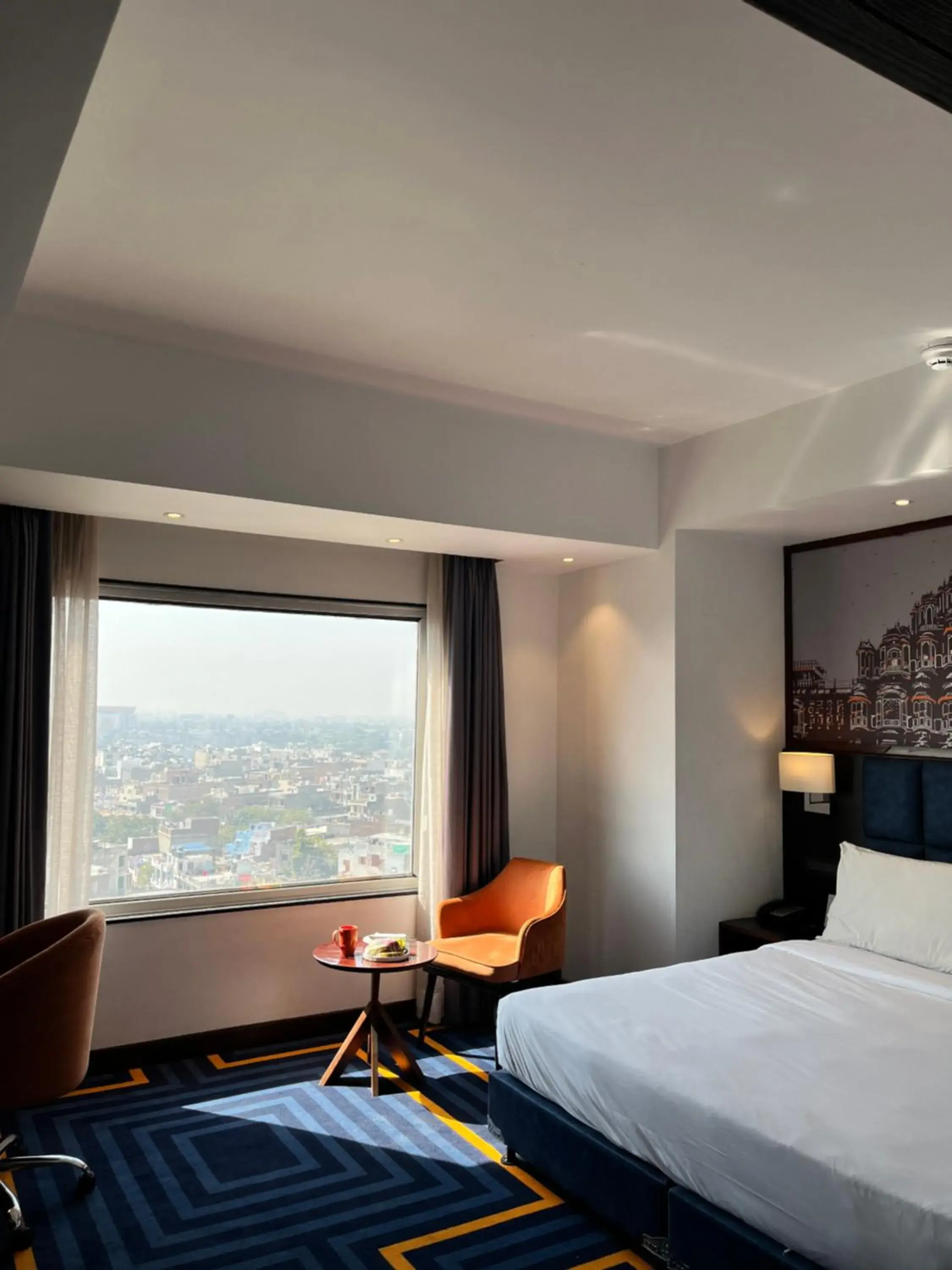 Restaurant/places to eat, Bed in Holiday Inn Express & Suites Jaipur Gopalpura by IHG Restaurant/places to eat, Bed in Holiday Inn Express & Suites Jaipur Gopalpura by IHG