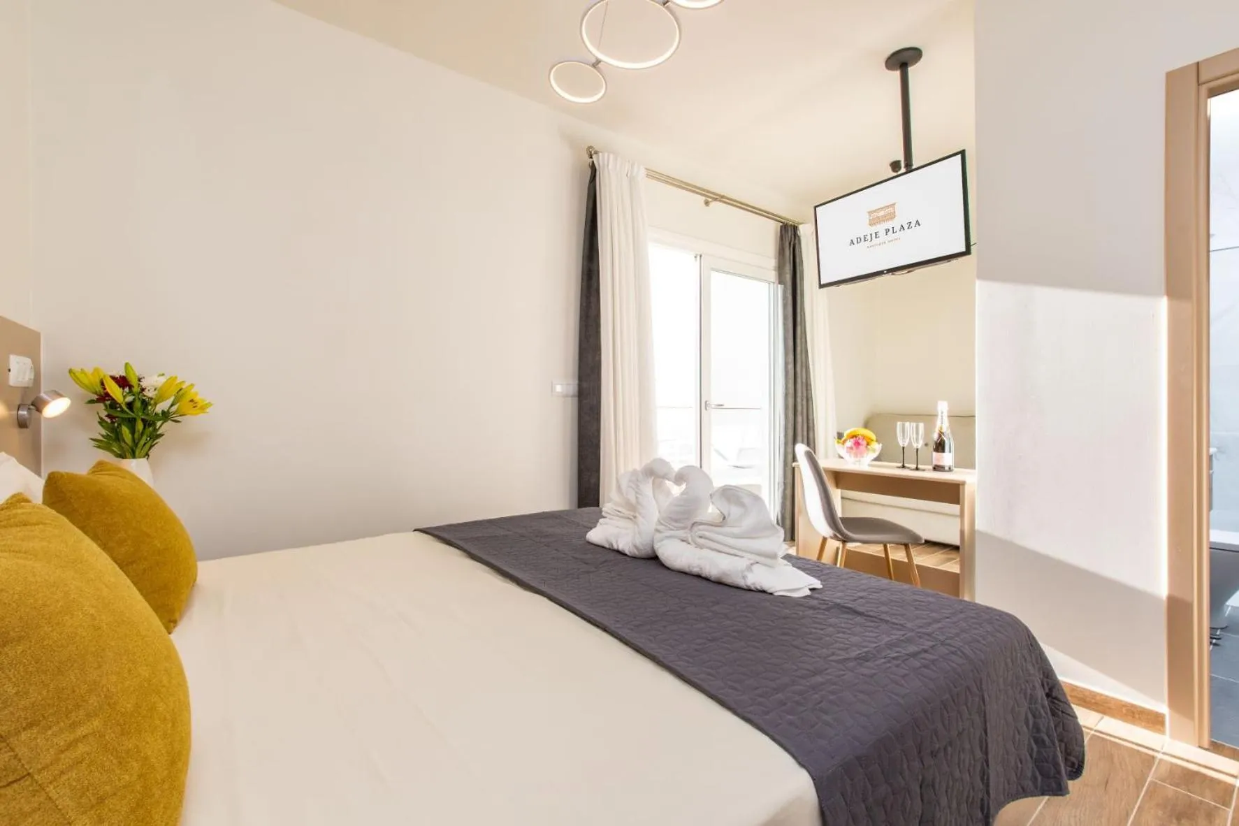 Bed in Suncanarias Hotel Adeje Plaza