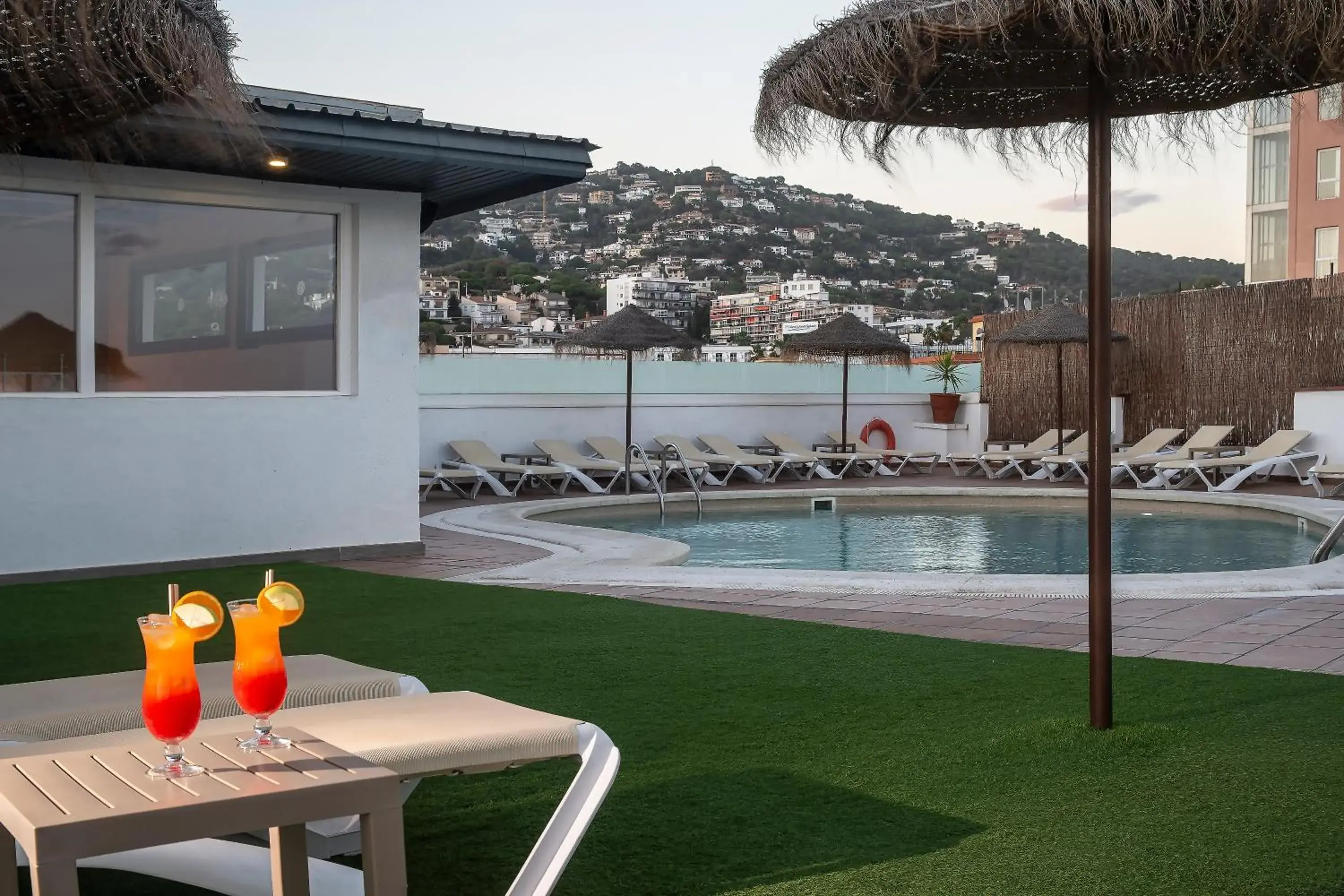 Swimming pool in Hotel Lloret Santa Rosa by Pierre & Vacances Swimming pool in Hotel Lloret Santa Rosa by Pierre & Vacances