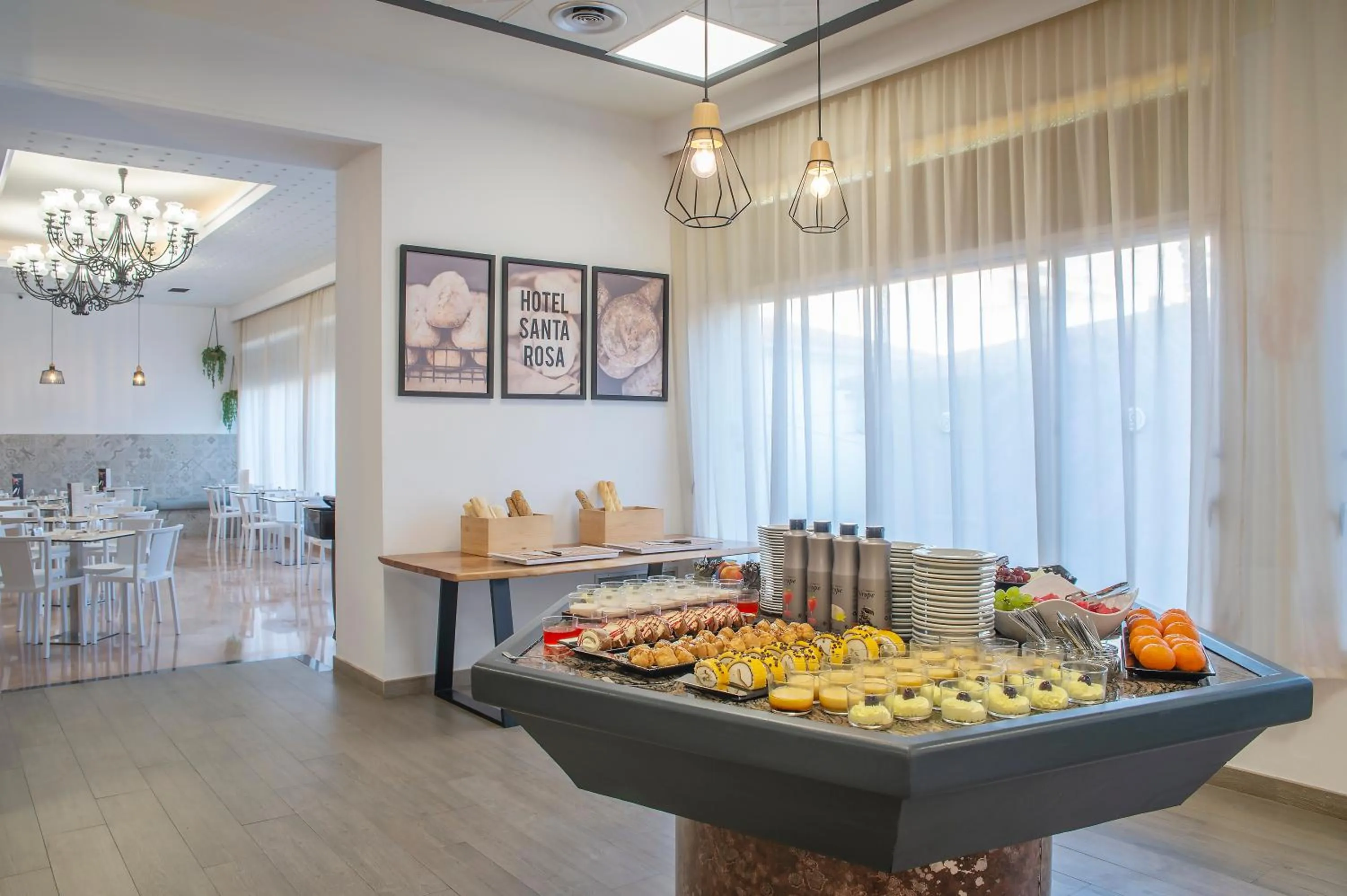 Food and drinks in Hotel Lloret Santa Rosa by Pierre & Vacances