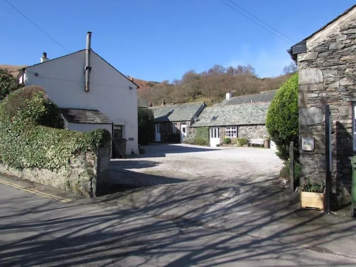 farmhouse cottage