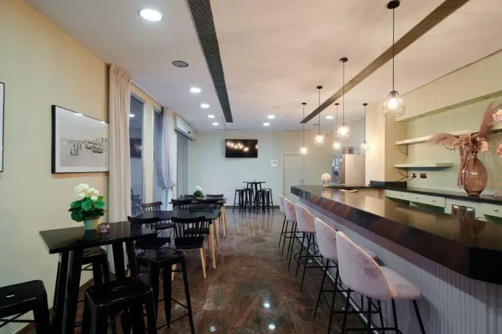 Lounge or bar in Ramblas Vendrell Lounge or bar in Ramblas Vendrell