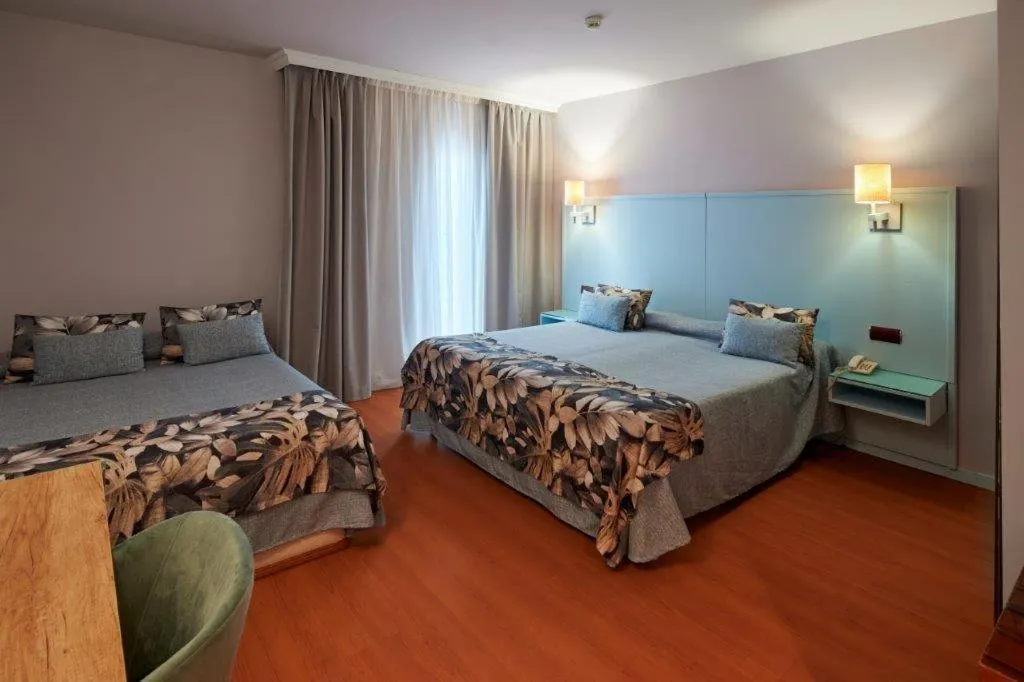 Bedroom, Bed in Ramblas Vendrell