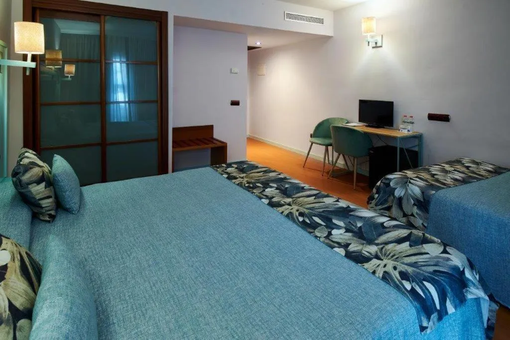 Bedroom, Bed in Ramblas Vendrell