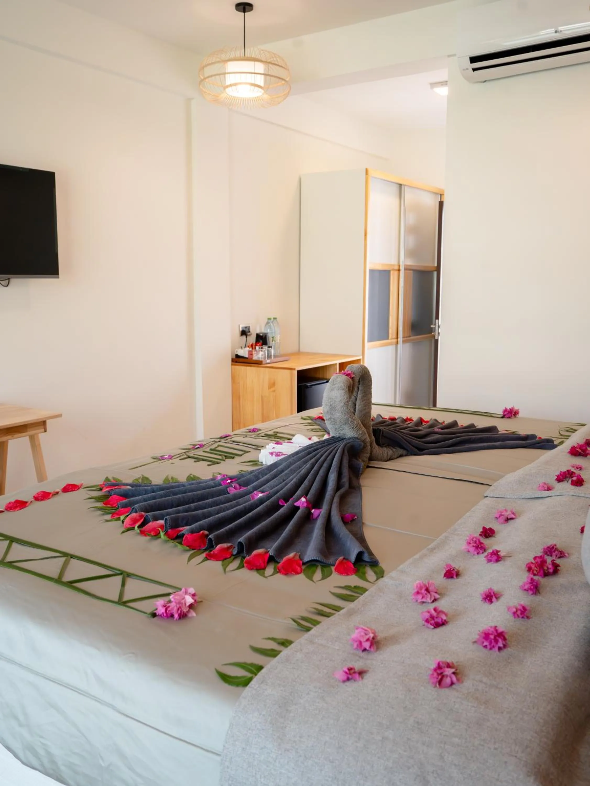 Bed in Ahola Thoddoo, Maldives