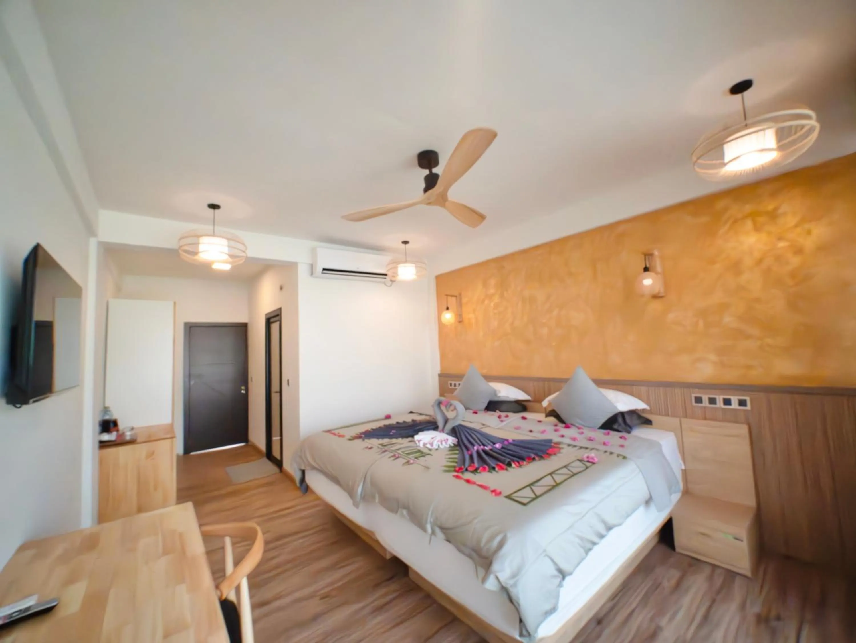 Photo of the whole room, Bed in Ahola Thoddoo, Maldives