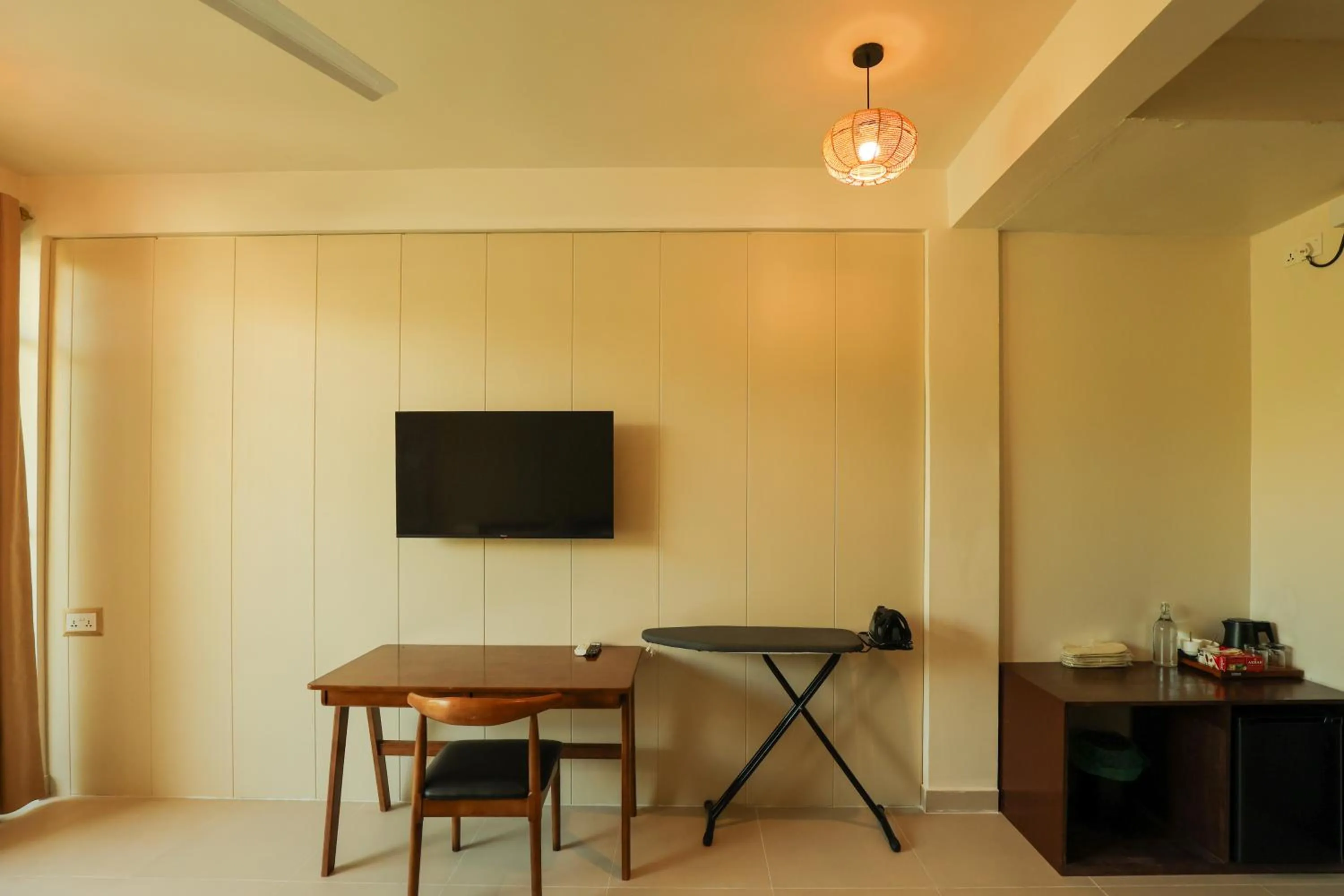 TV and multimedia in Ahola Thoddoo, Maldives