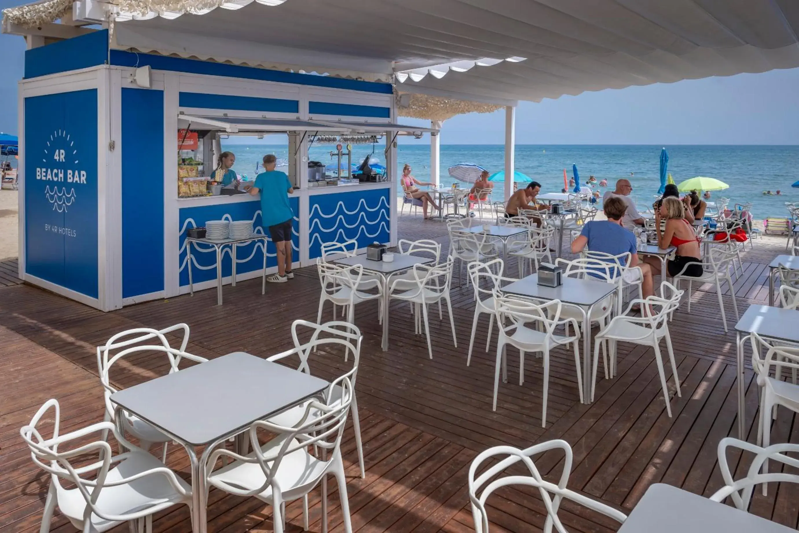 Lounge or bar in 4R Miramar Calafell Lounge or bar in 4R Miramar Calafell