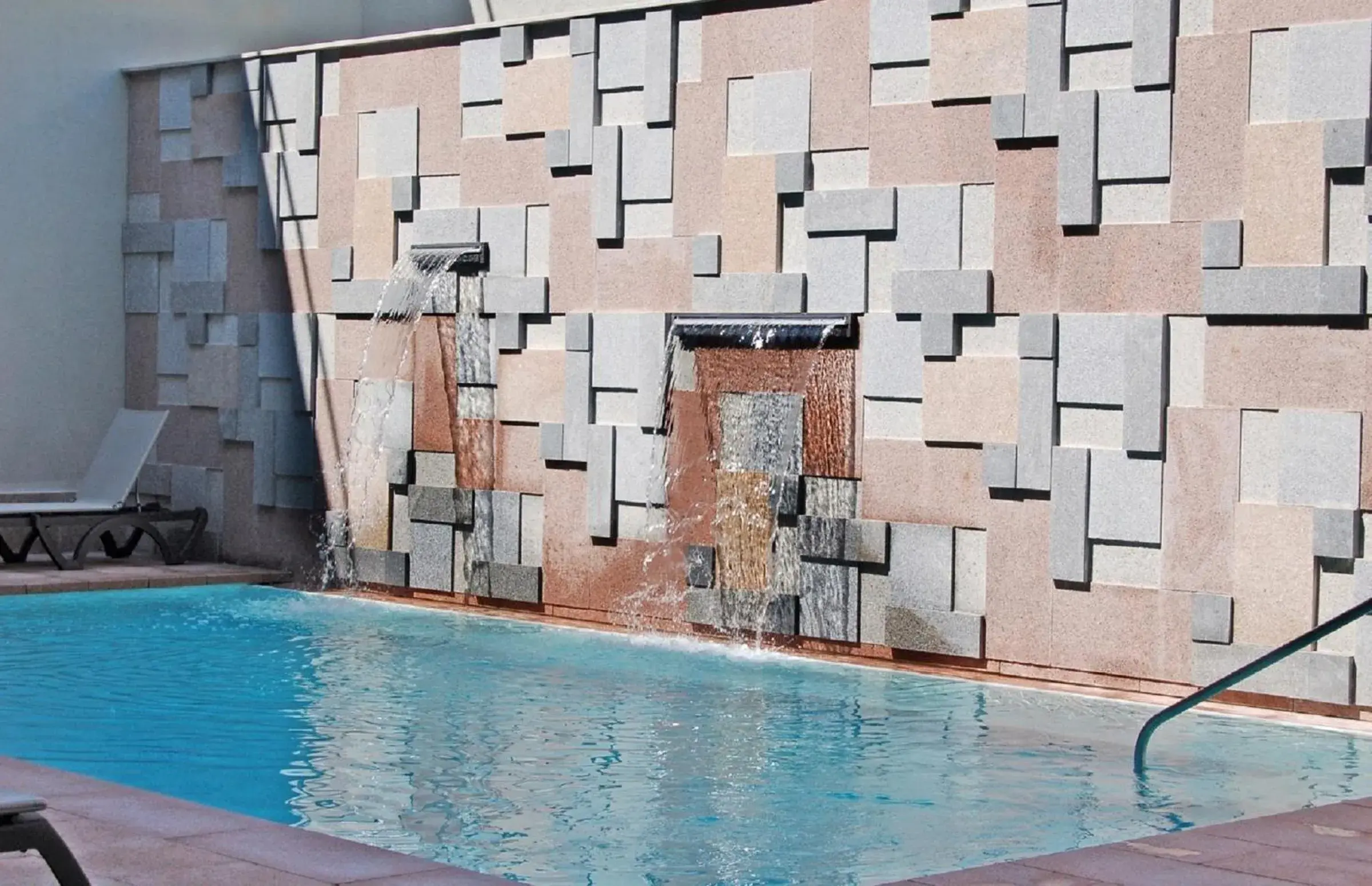 Swimming pool in 4R Miramar Calafell Swimming pool in 4R Miramar Calafell