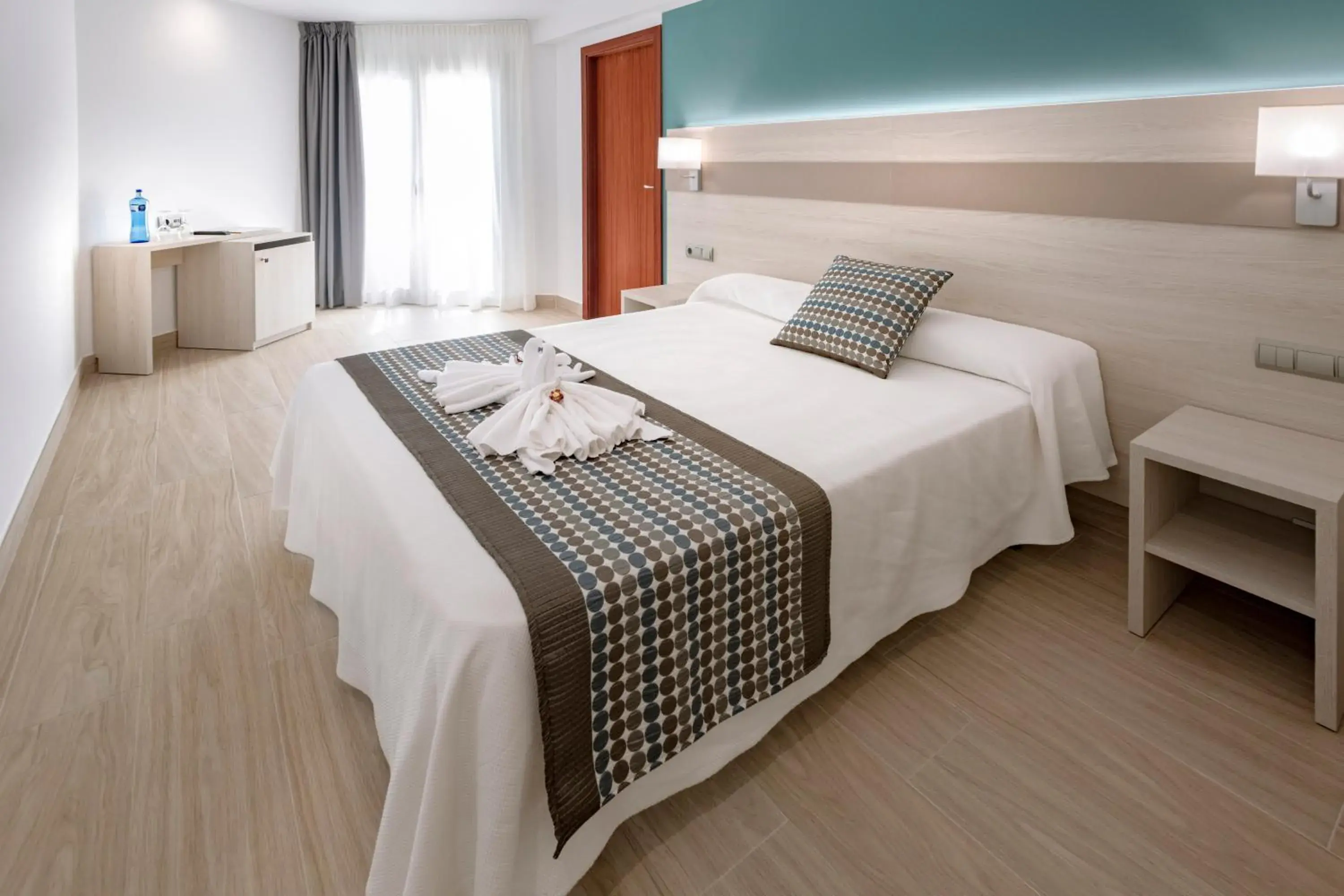 Photo of the whole room, Bed in 4R Miramar Calafell Photo of the whole room, Bed in 4R Miramar Calafell