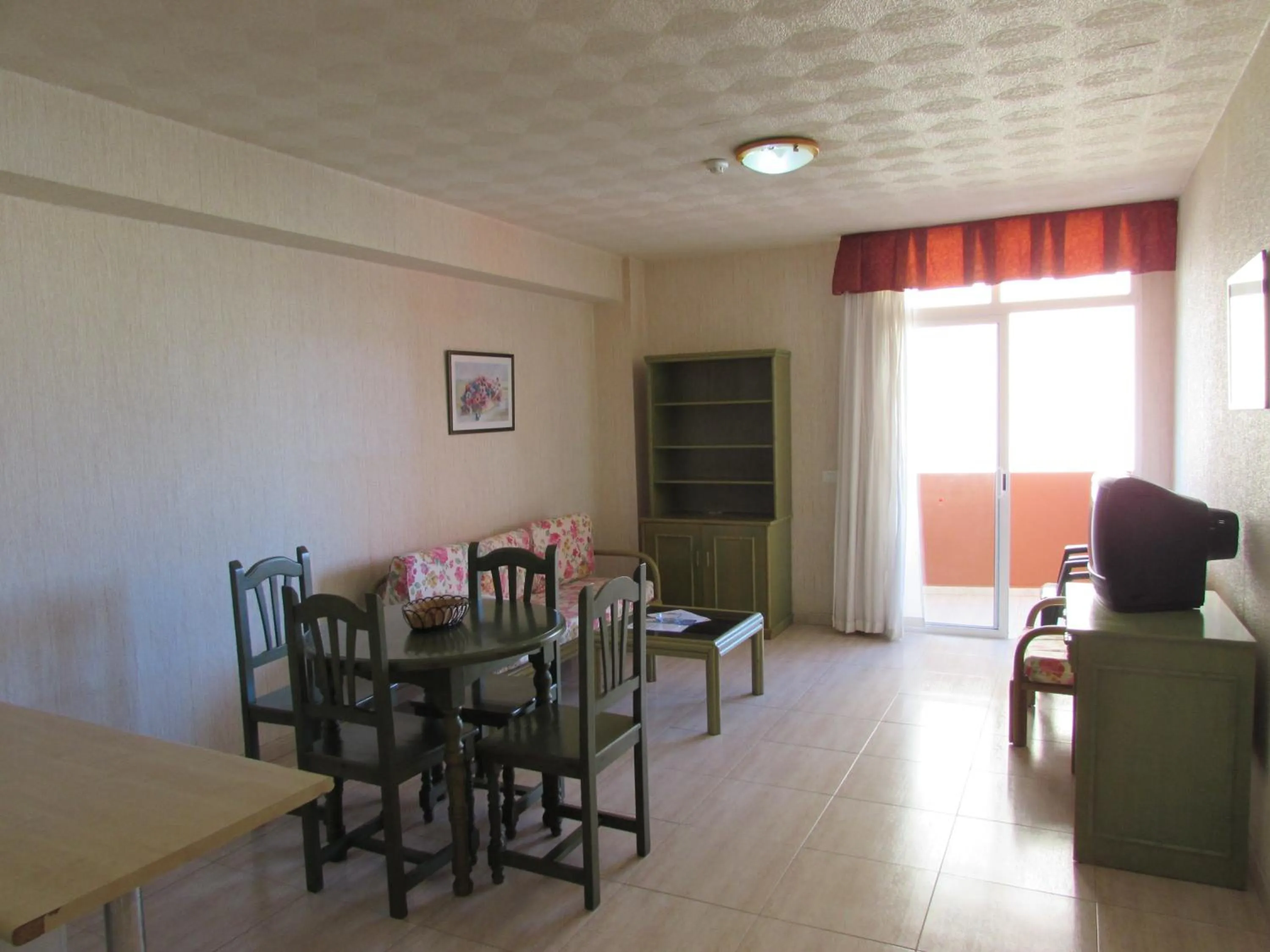 Bedroom, Dining Area in Apartamentos Alta
