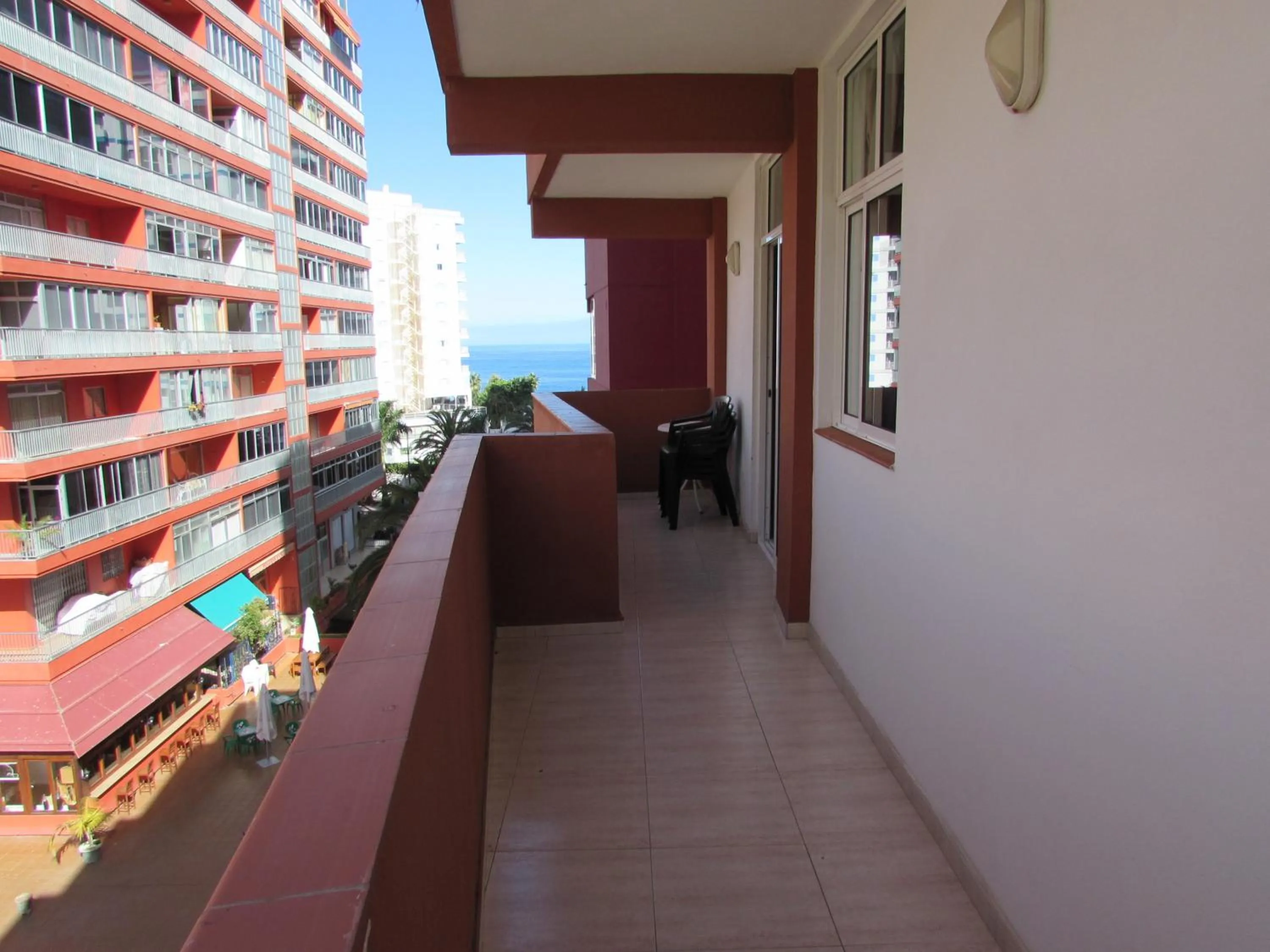 Bedroom, Balcony/Terrace in Apartamentos Alta