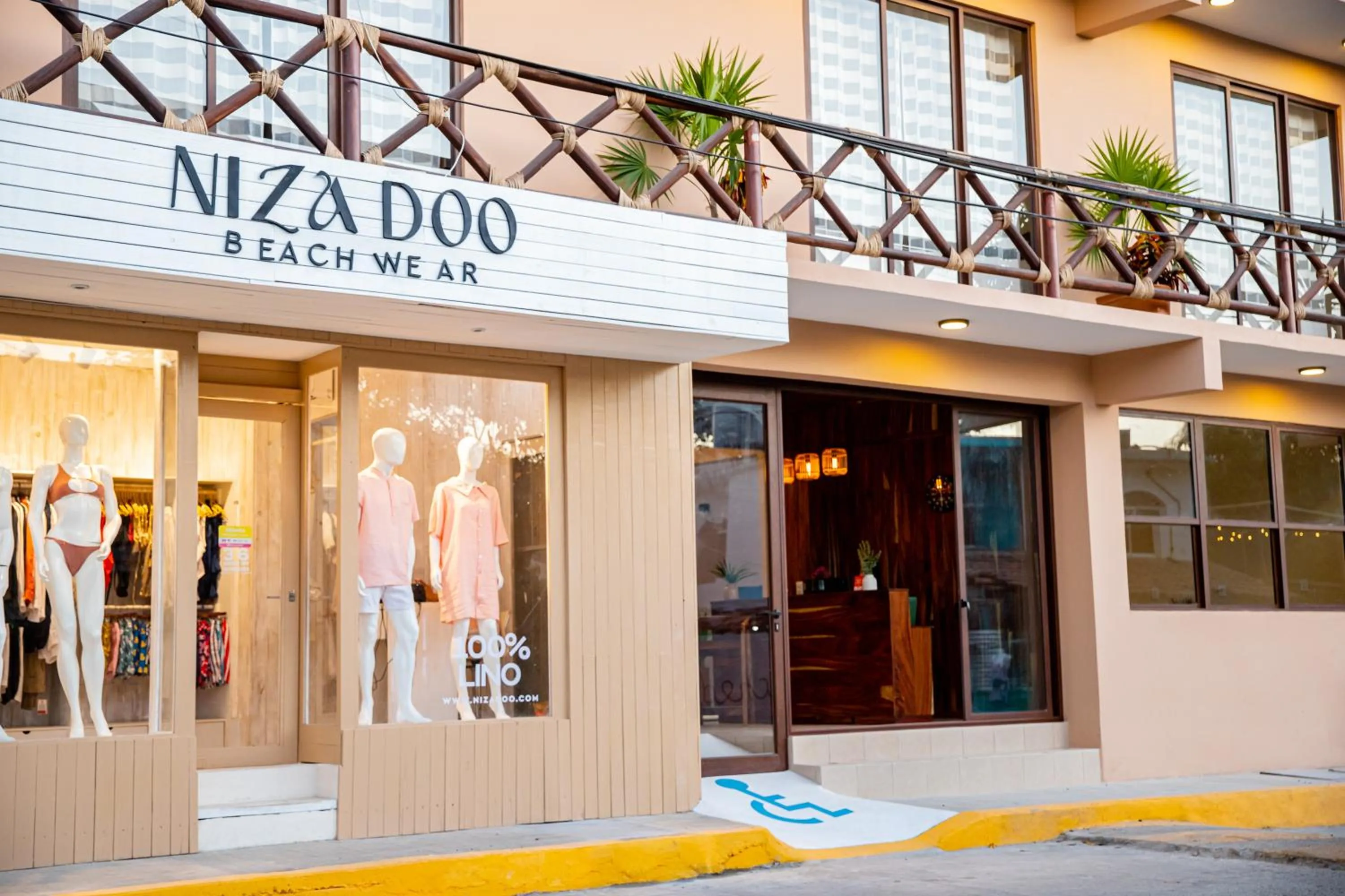 Facade/entrance in Hotel Santa Cruz Punta Zicatela