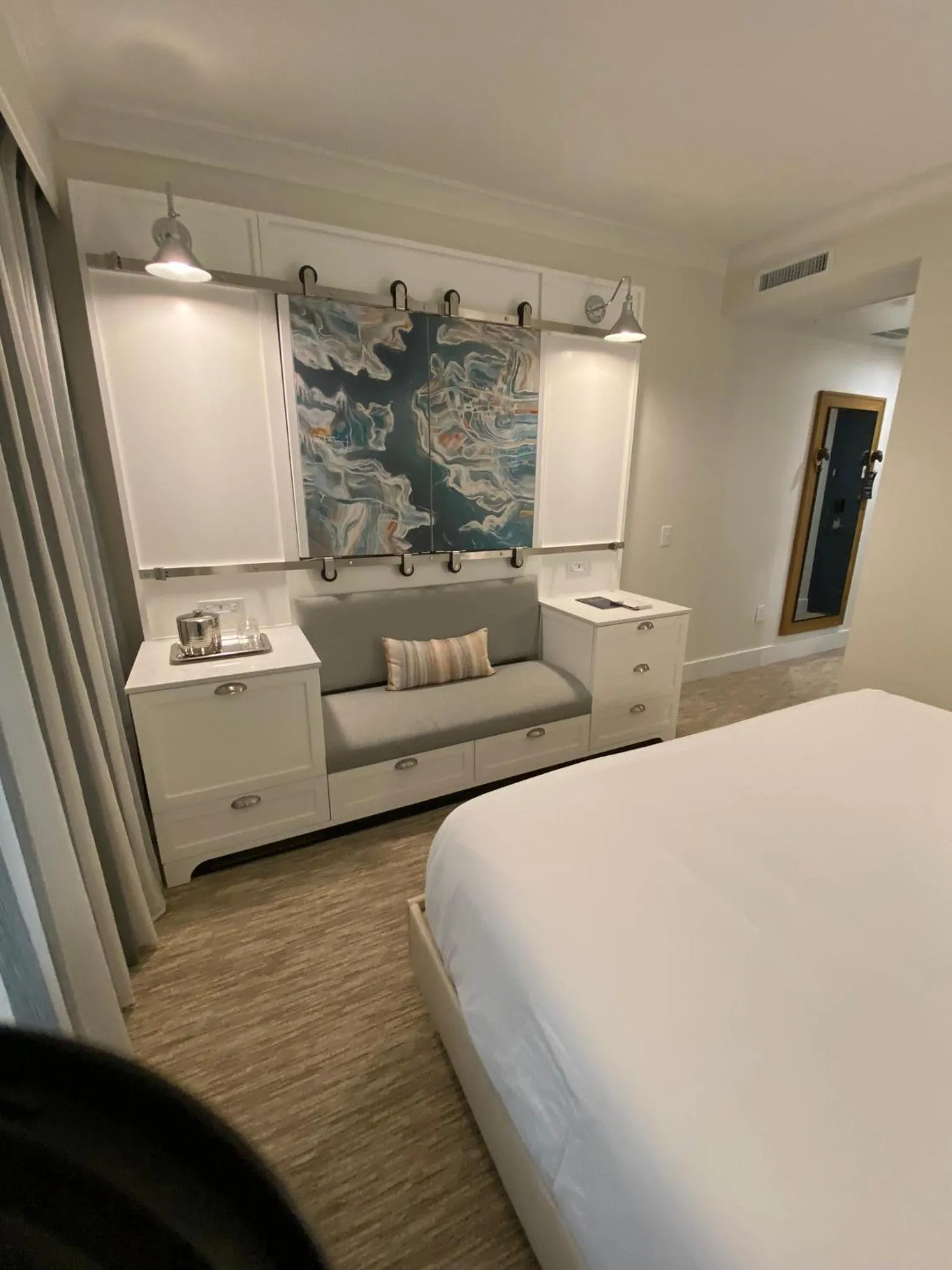 TV and multimedia, Bed in The Shepherd Hotel Downtown Clemson