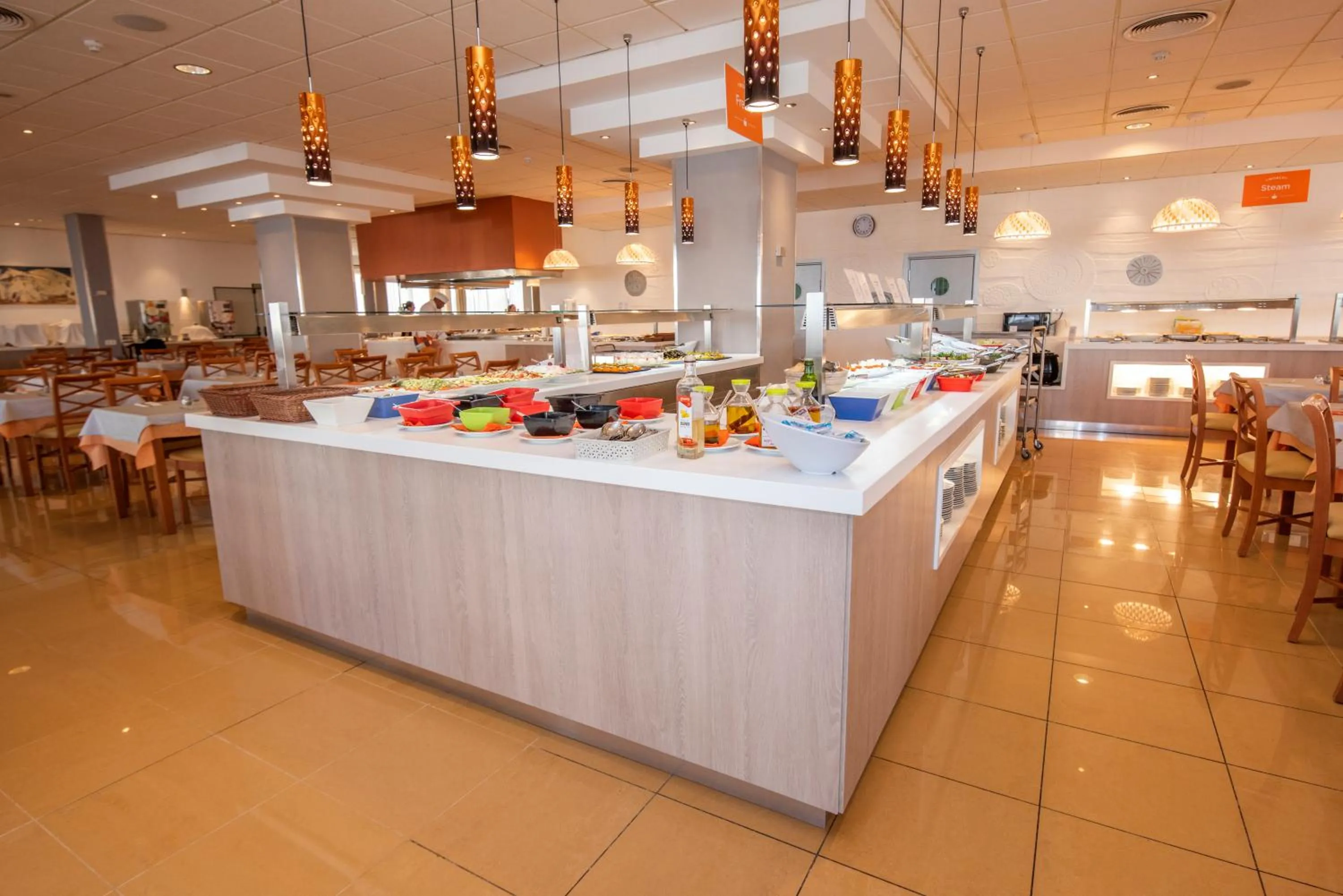 Restaurant/places to eat in Hotel Caribe