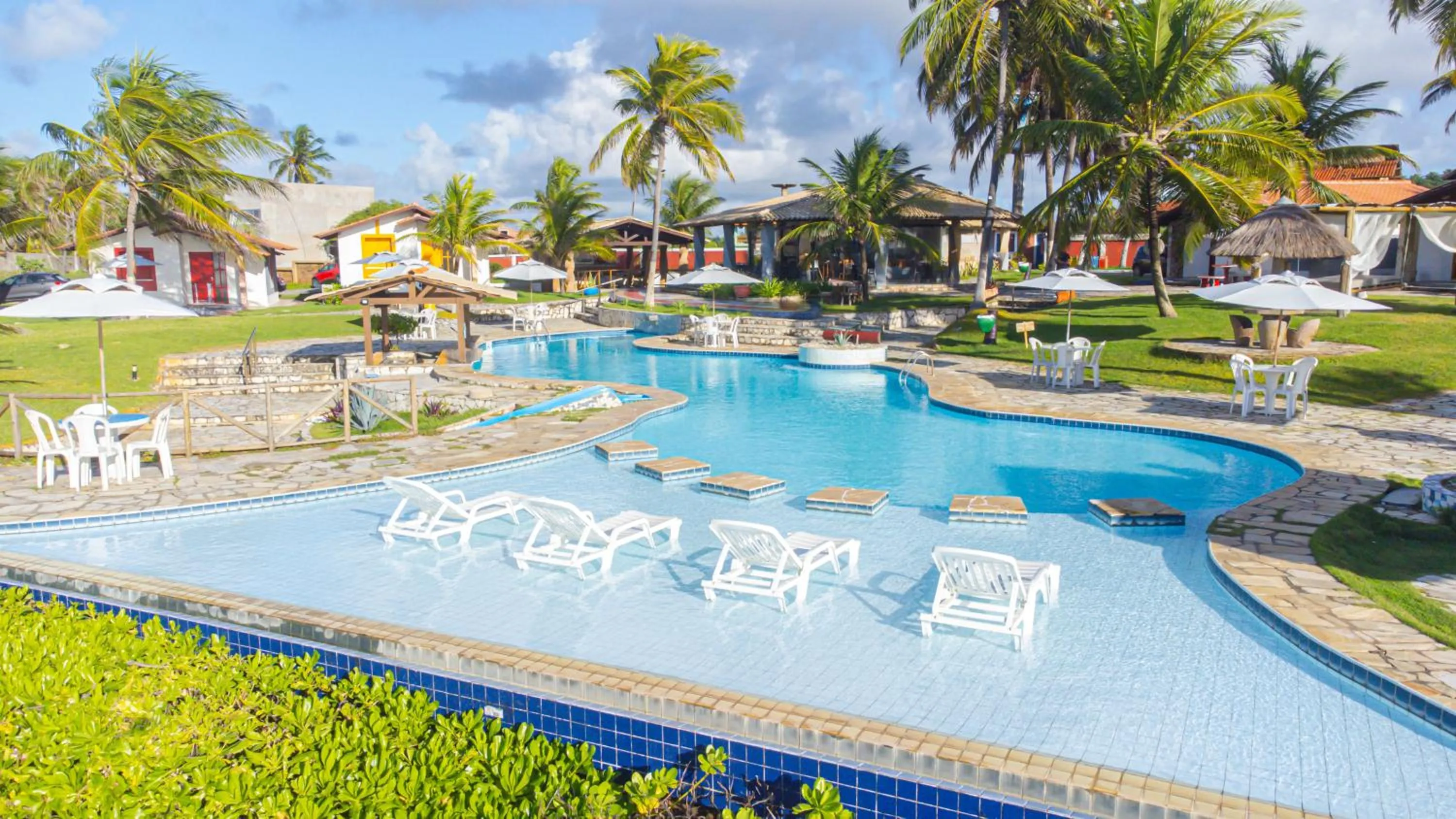 Swimming pool in Pousada Paradise