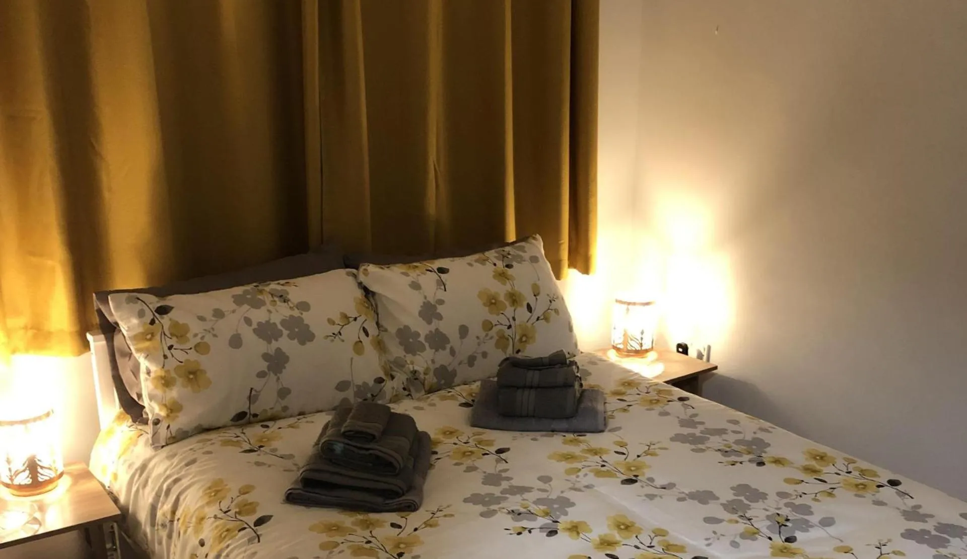 Bed in Captivating 4 bedroom house in Northern Ireland