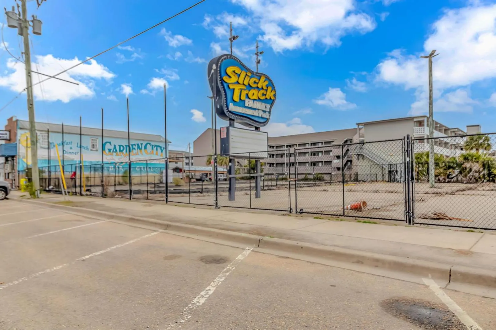 125 Atlantic Avenue Unit F - Pet Friendly! Walk To The Beach and Pier! 1BR -1BA - Sleeps 2-4 guests!