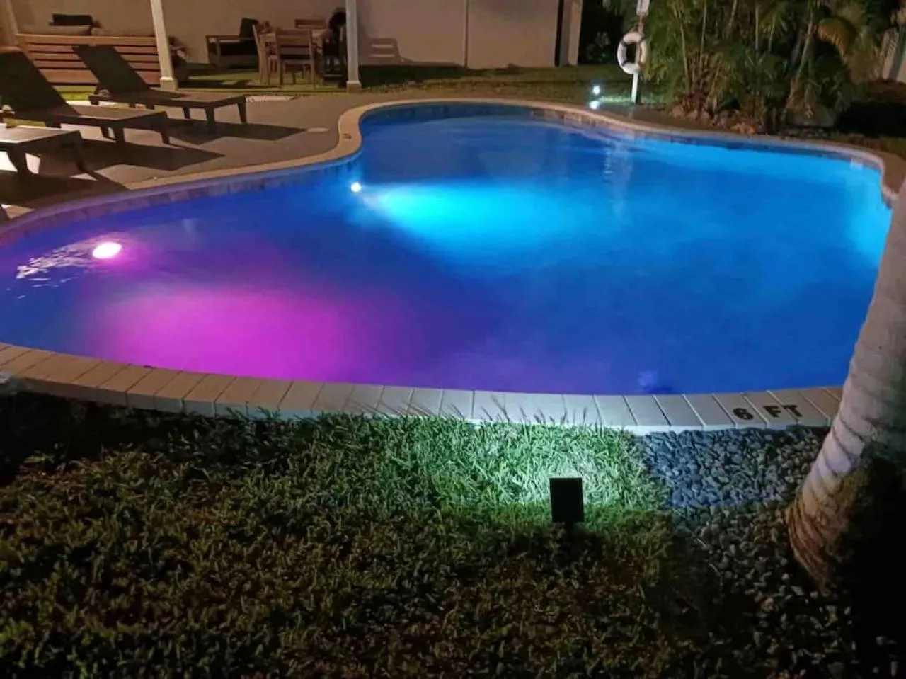 Delilas Chic 3 Bedroom 2 bath Abode with Heated Pool