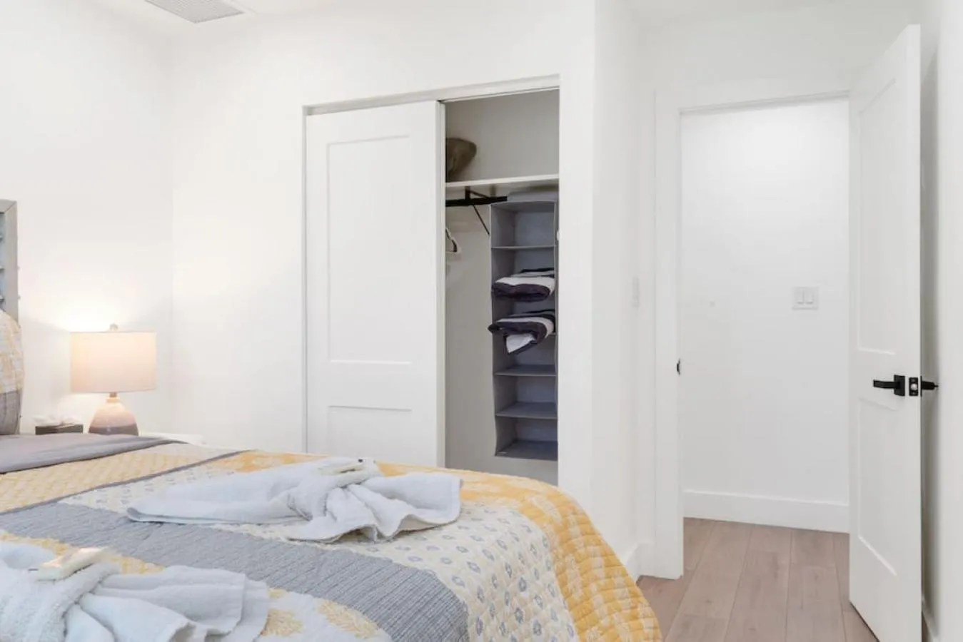 Bed in Delilas Chic 3 Bedroom 2 bath Abode with Heated Pool