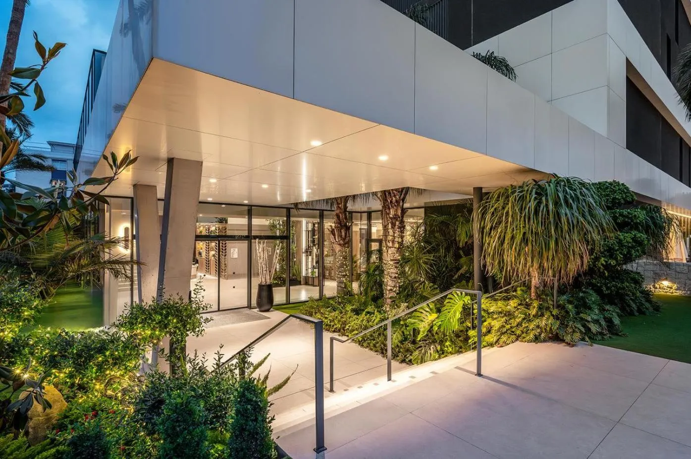 Property building in Port Alicante City & Beach