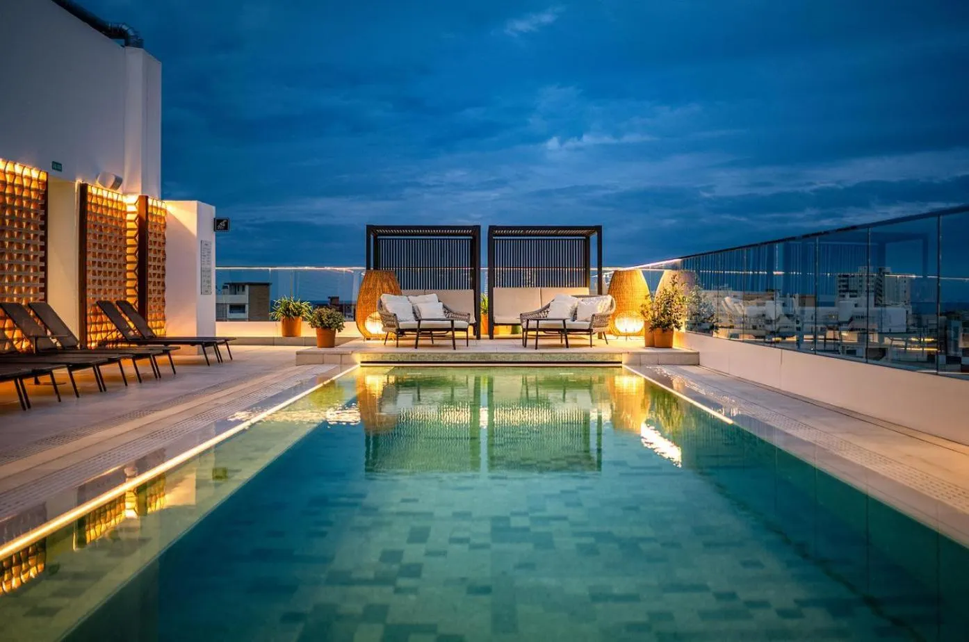 Swimming pool in Port Alicante City & Beach