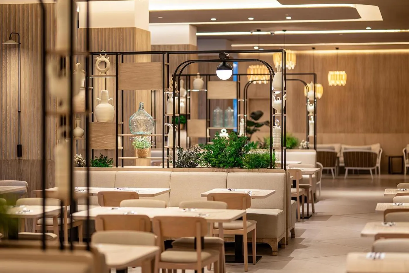 Restaurant/places to eat in Port Alicante City & Beach