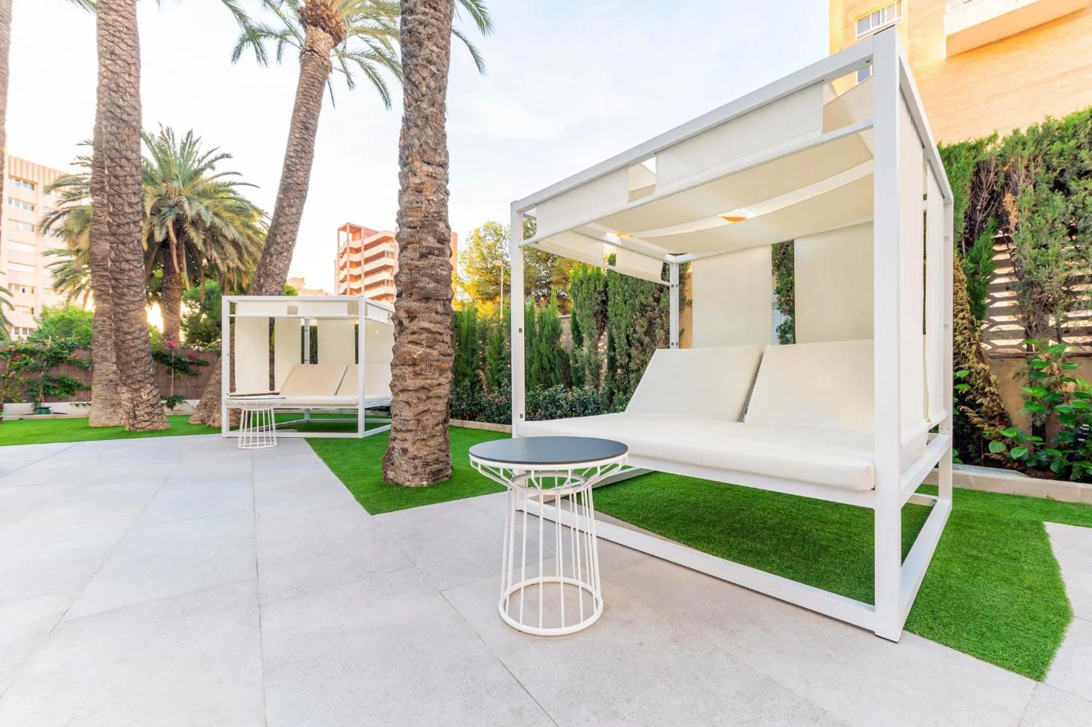 Swimming pool in Port Alicante City & Beach