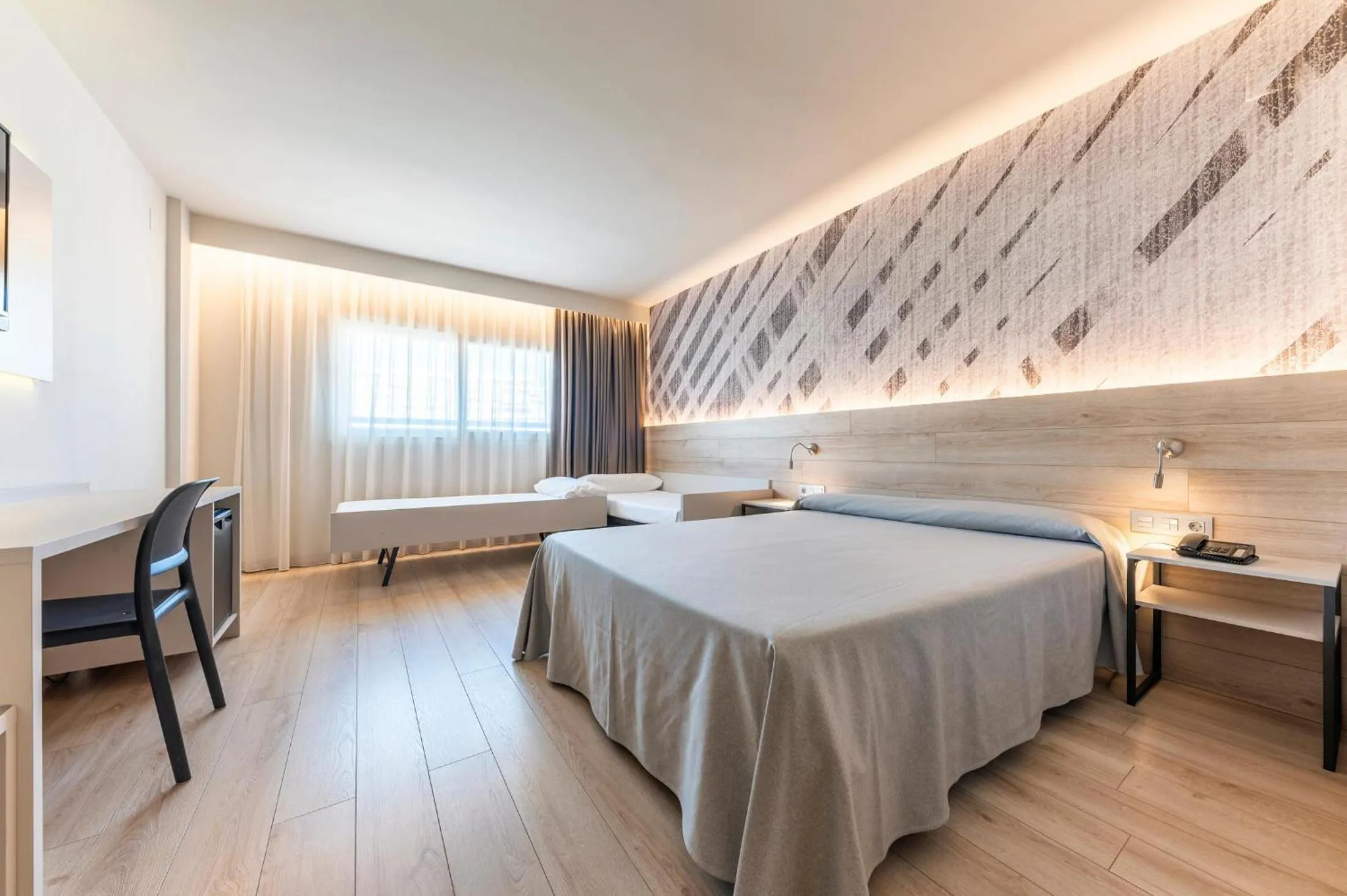 Quadruple Room without Terrace (3 Adults) in Port Alicante City & Beach