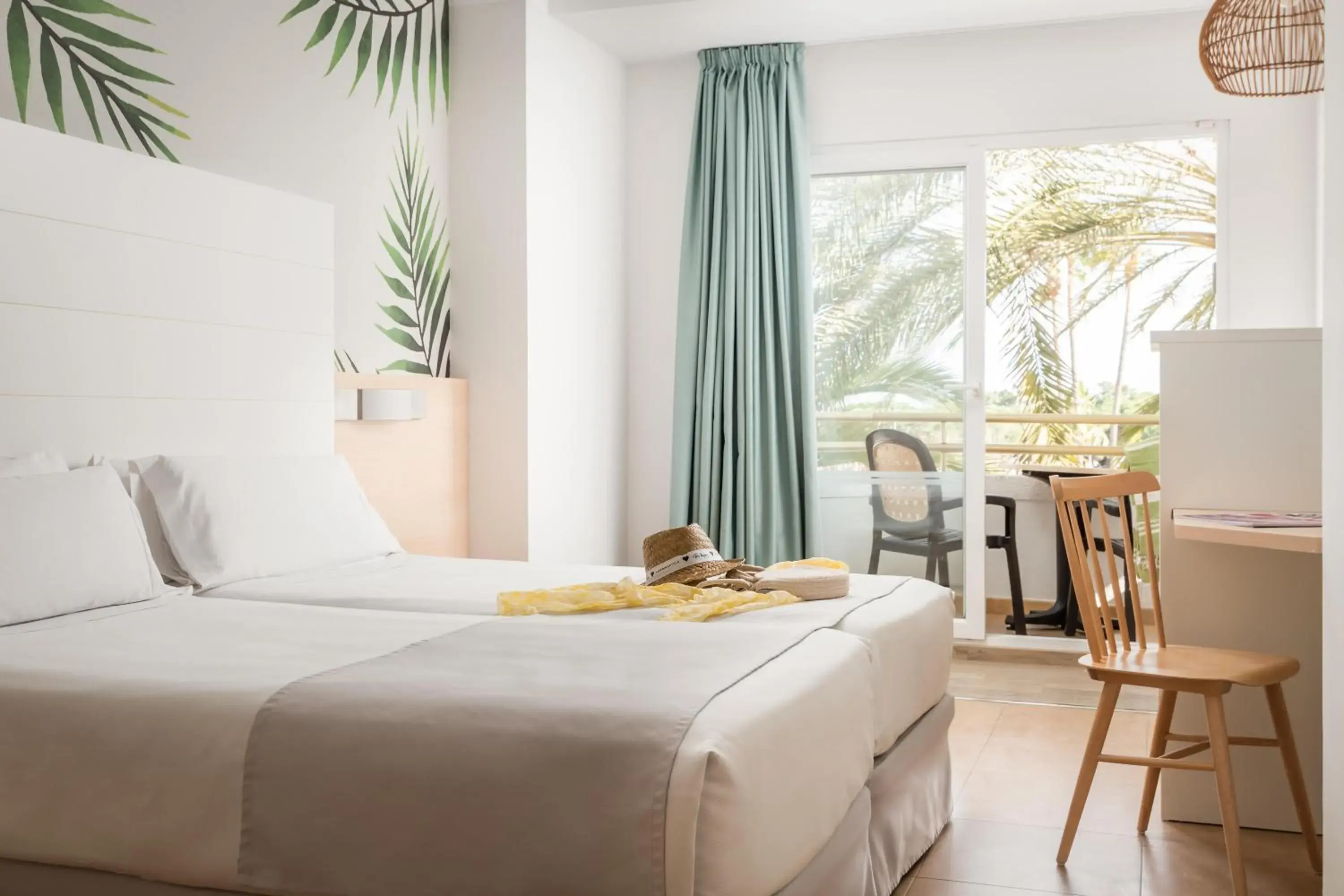 Photo of the whole room, Bed in ALEGRIA Florida Photo of the whole room, Bed in ALEGRIA Florida