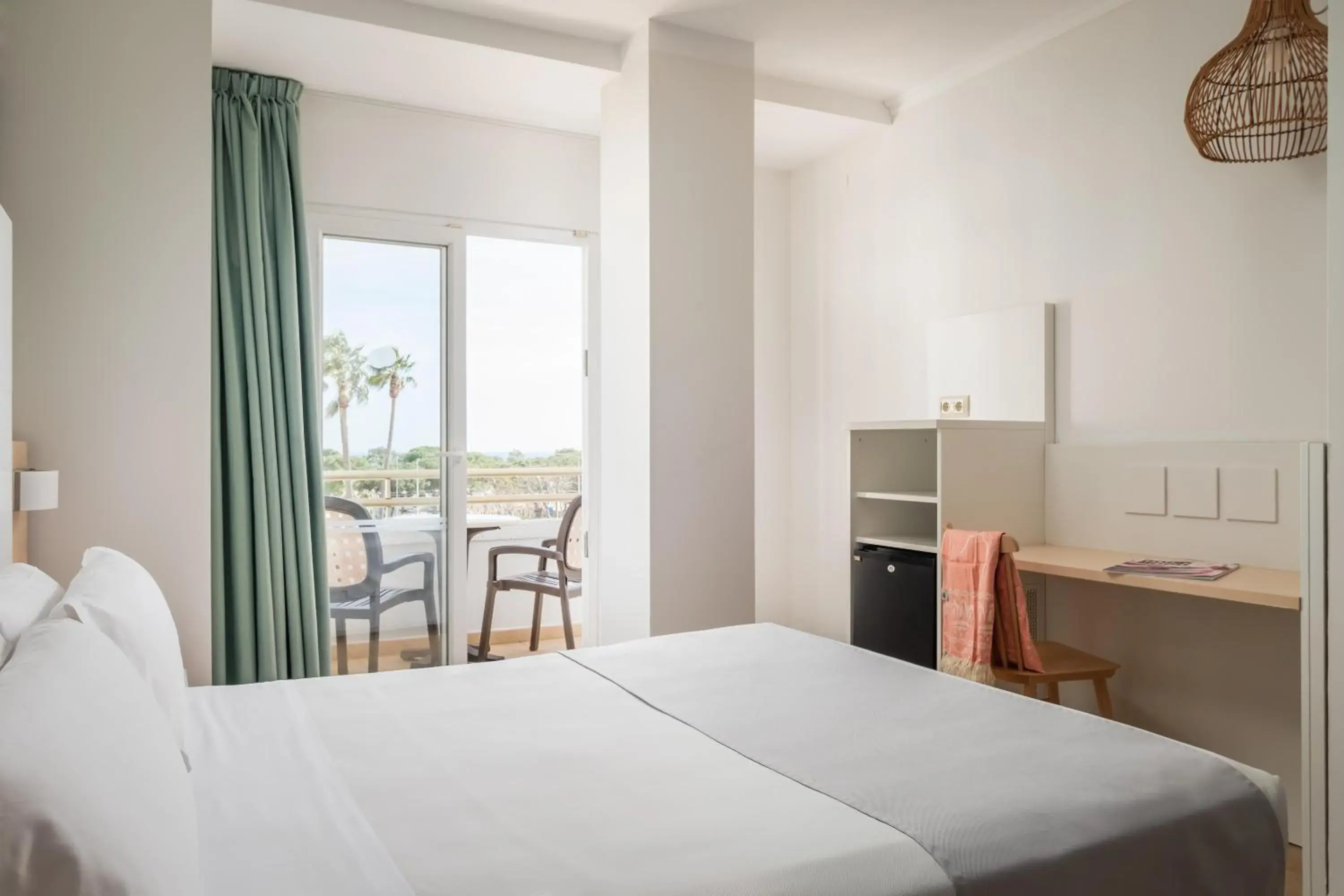 Photo of the whole room, Bed in ALEGRIA Florida Photo of the whole room, Bed in ALEGRIA Florida