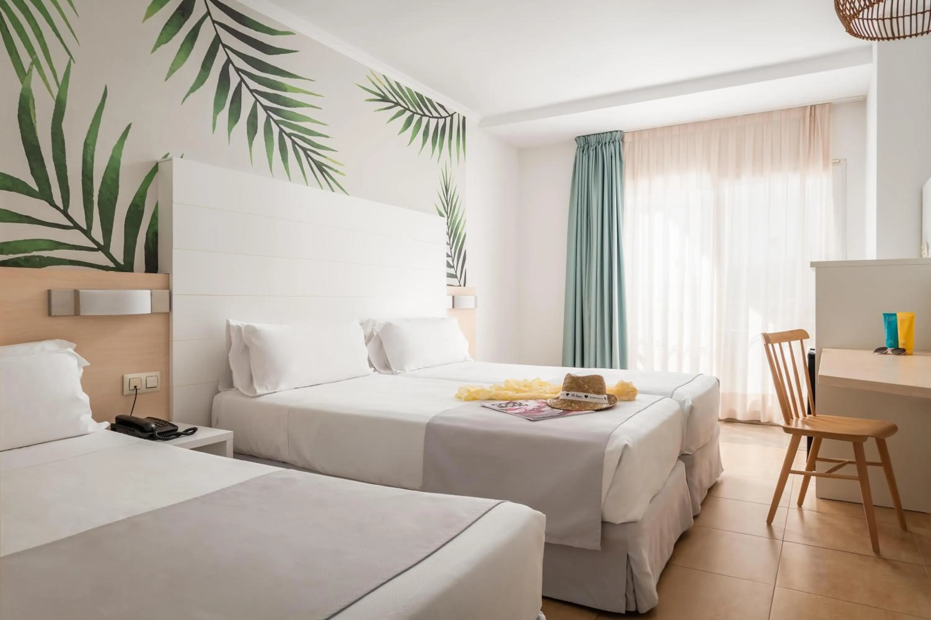 Photo of the whole room, Bed in ALEGRIA Florida