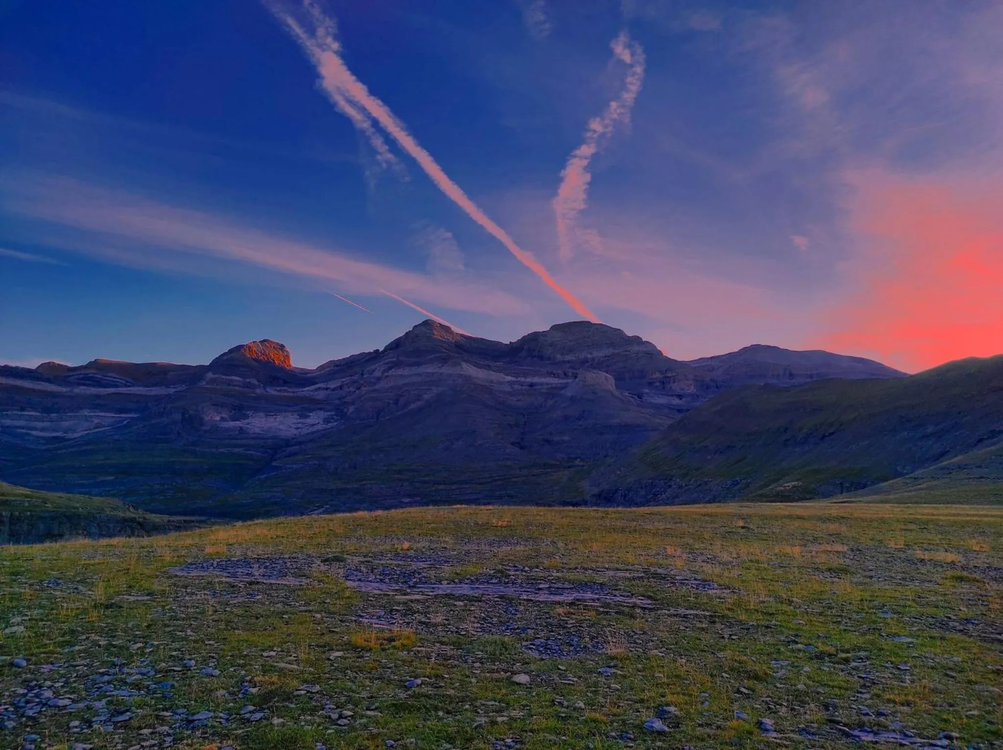 Sunset in SNÖ Hotel Bielsa